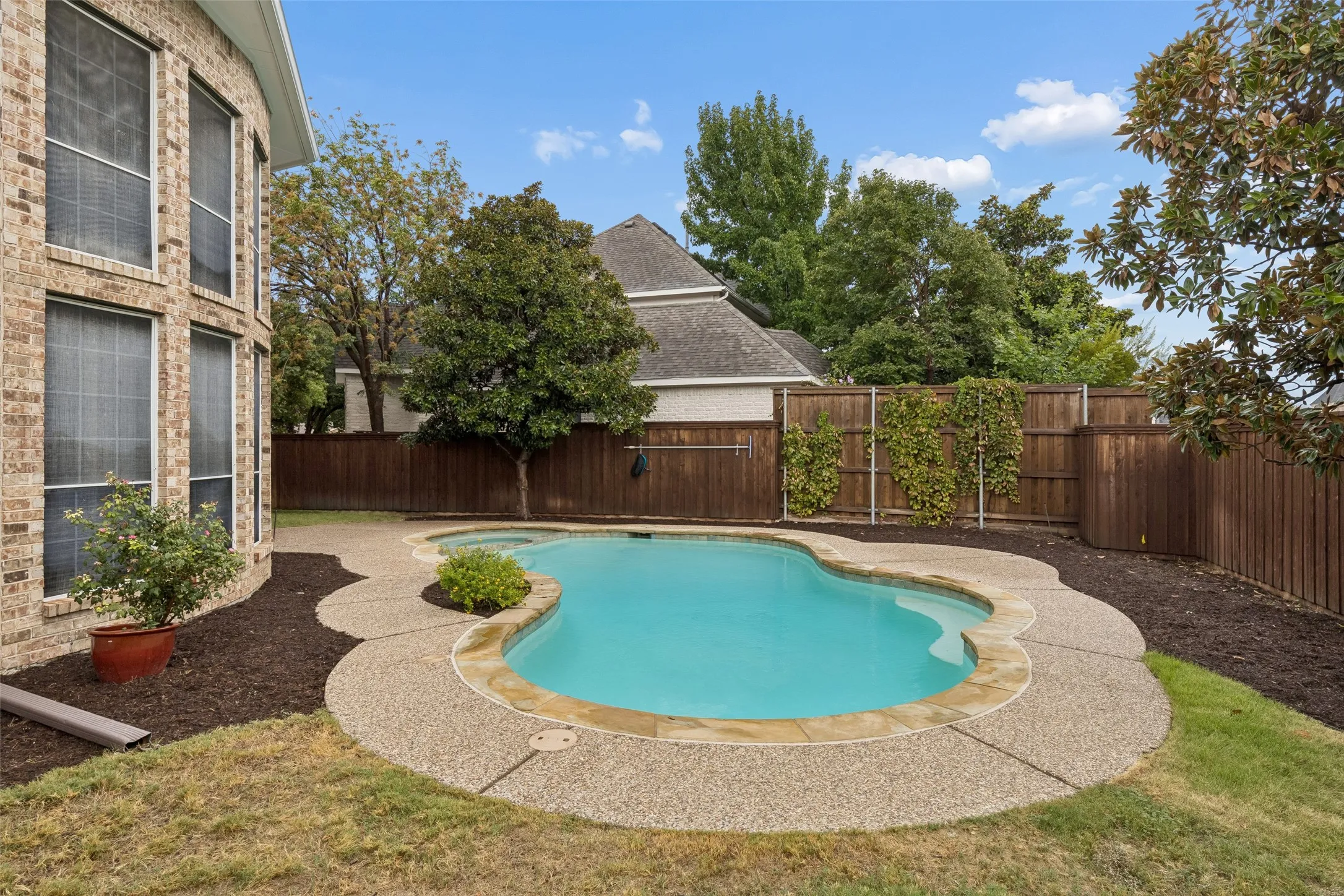 Single Family Residence For Sale in Denton County , 5263 Loma Alta Drive, Frisco, Texas 75034, 4 Bedroom, 3 Bathroom, 2 Garage spaces, 3,253 Sqft, built in 1998, mls#21400606, Real Estate Agent in Frisco, Homes For Sale in Denton county, Homes For Sale in Frisco, Realtor in Frisco Texas, Real Estate Brokerage Independent Realty Texas, Luminita Cordes Realtor