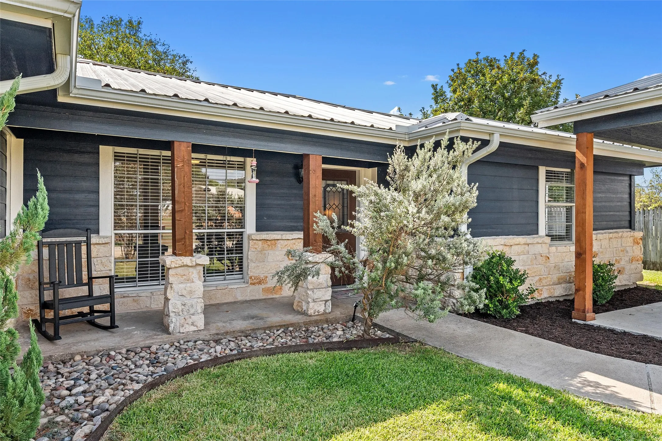 Single Family Residence For Sale in Hill County , 111 N Morgan Street W, Mount Calm, Texas 76673, 3 Bedroom, 2 Bathroom, Garage spaces, 1,455 Sqft, built in 1955, mls#21400770, Real Estate Agent in Mount Calm, Homes For Sale in Hill county, Homes For Sale in Mount Calm, Realtor in Mount Calm Texas, Real Estate Brokerage Independent Realty Texas, Luminita Cordes Realtor