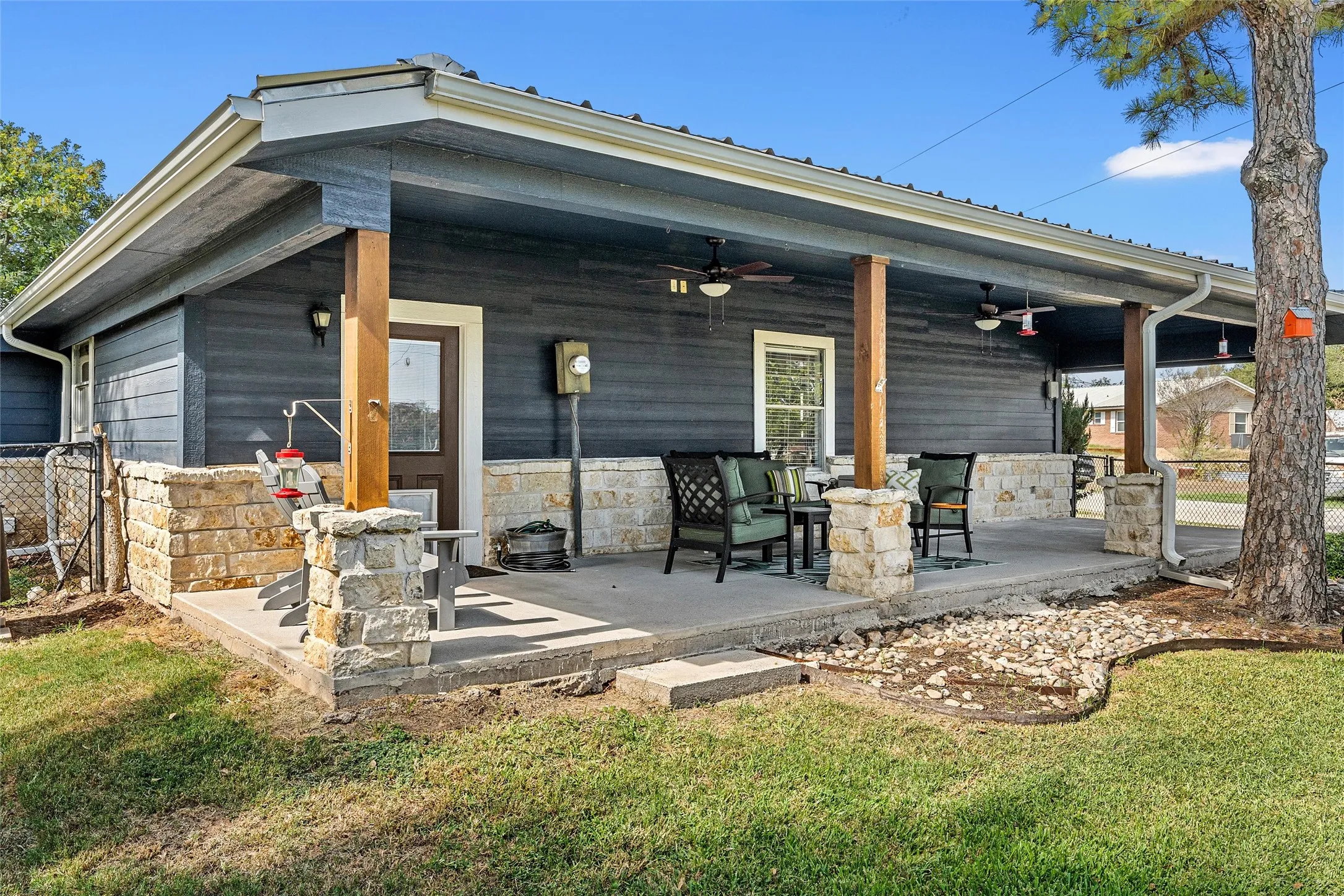 Single Family Residence For Sale in Hill County , 111 N Morgan Street W, Mount Calm, Texas 76673, 3 Bedroom, 2 Bathroom, Garage spaces, 1,455 Sqft, built in 1955, mls#21400770, Real Estate Agent in Mount Calm, Homes For Sale in Hill county, Homes For Sale in Mount Calm, Realtor in Mount Calm Texas, Real Estate Brokerage Independent Realty Texas, Luminita Cordes Realtor