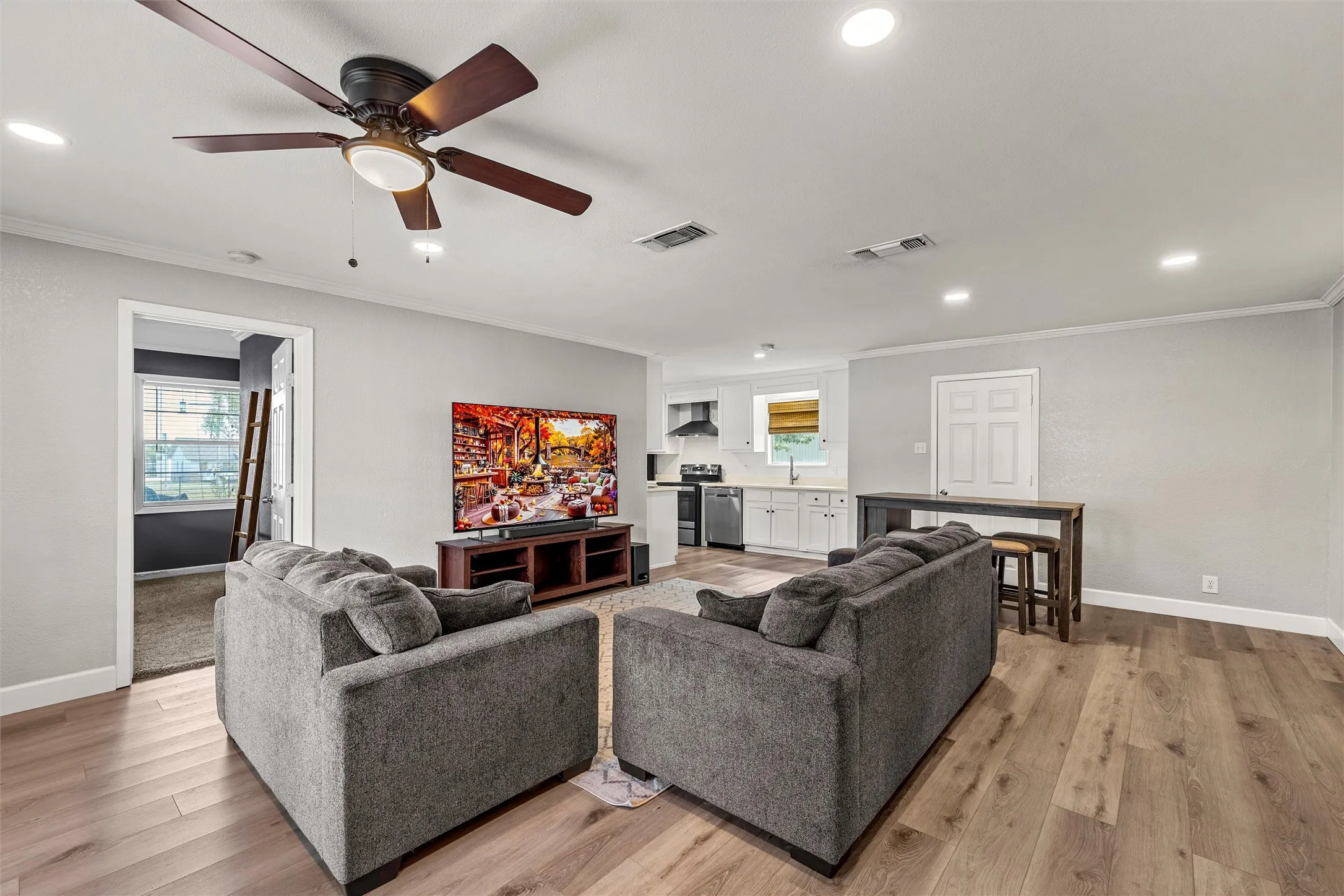 Single Family Residence For Sale in Hill County , 111 N Morgan Street W, Mount Calm, Texas 76673, 3 Bedroom, 2 Bathroom, Garage spaces, 1,455 Sqft, built in 1955, mls#21400770, Real Estate Agent in Mount Calm, Homes For Sale in Hill county, Homes For Sale in Mount Calm, Realtor in Mount Calm Texas, Real Estate Brokerage Independent Realty Texas, Luminita Cordes Realtor