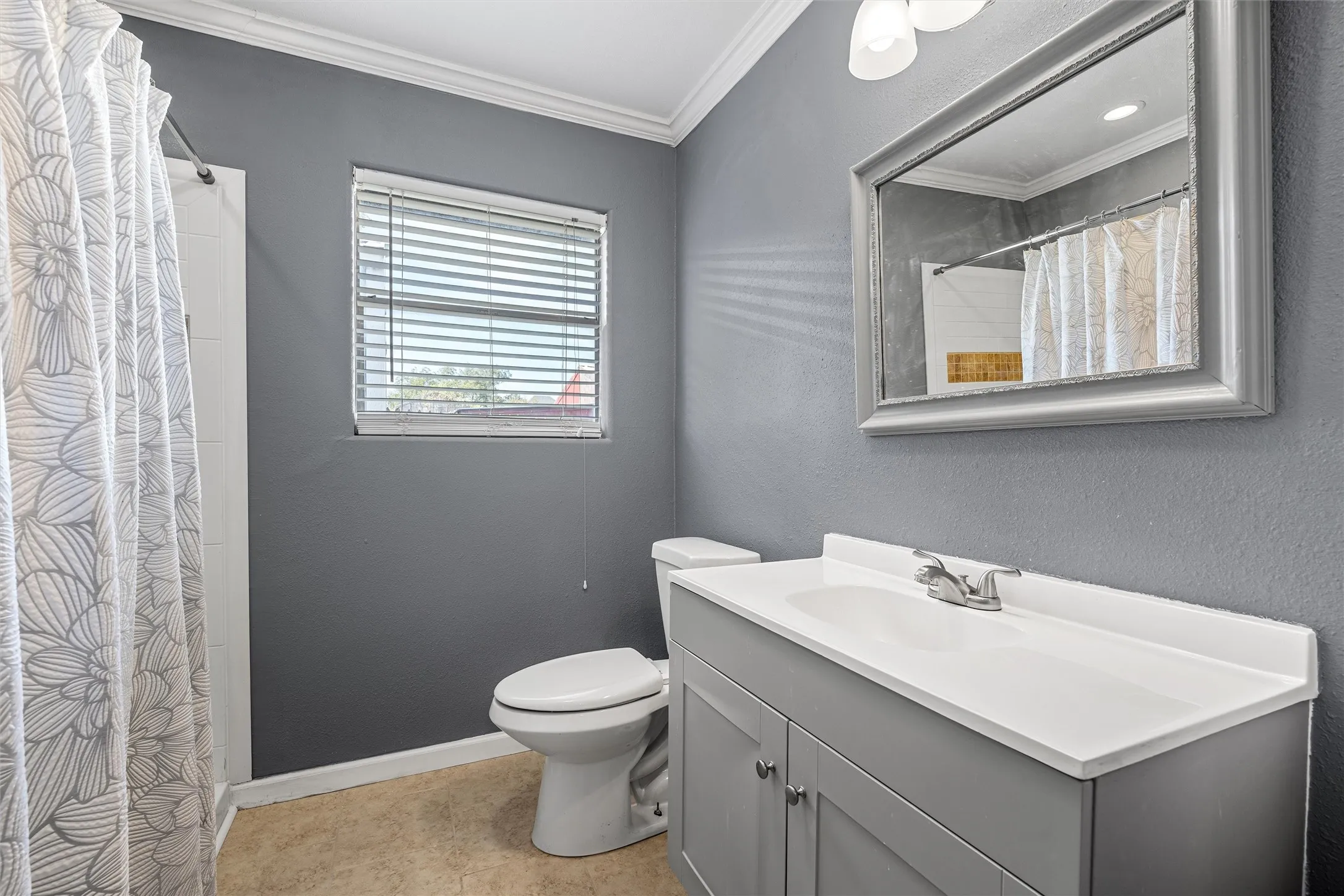 Single Family Residence For Sale in Hill County , 111 N Morgan Street W, Mount Calm, Texas 76673, 3 Bedroom, 2 Bathroom, Garage spaces, 1,455 Sqft, built in 1955, mls#21400770, Real Estate Agent in Mount Calm, Homes For Sale in Hill county, Homes For Sale in Mount Calm, Realtor in Mount Calm Texas, Real Estate Brokerage Independent Realty Texas, Luminita Cordes Realtor