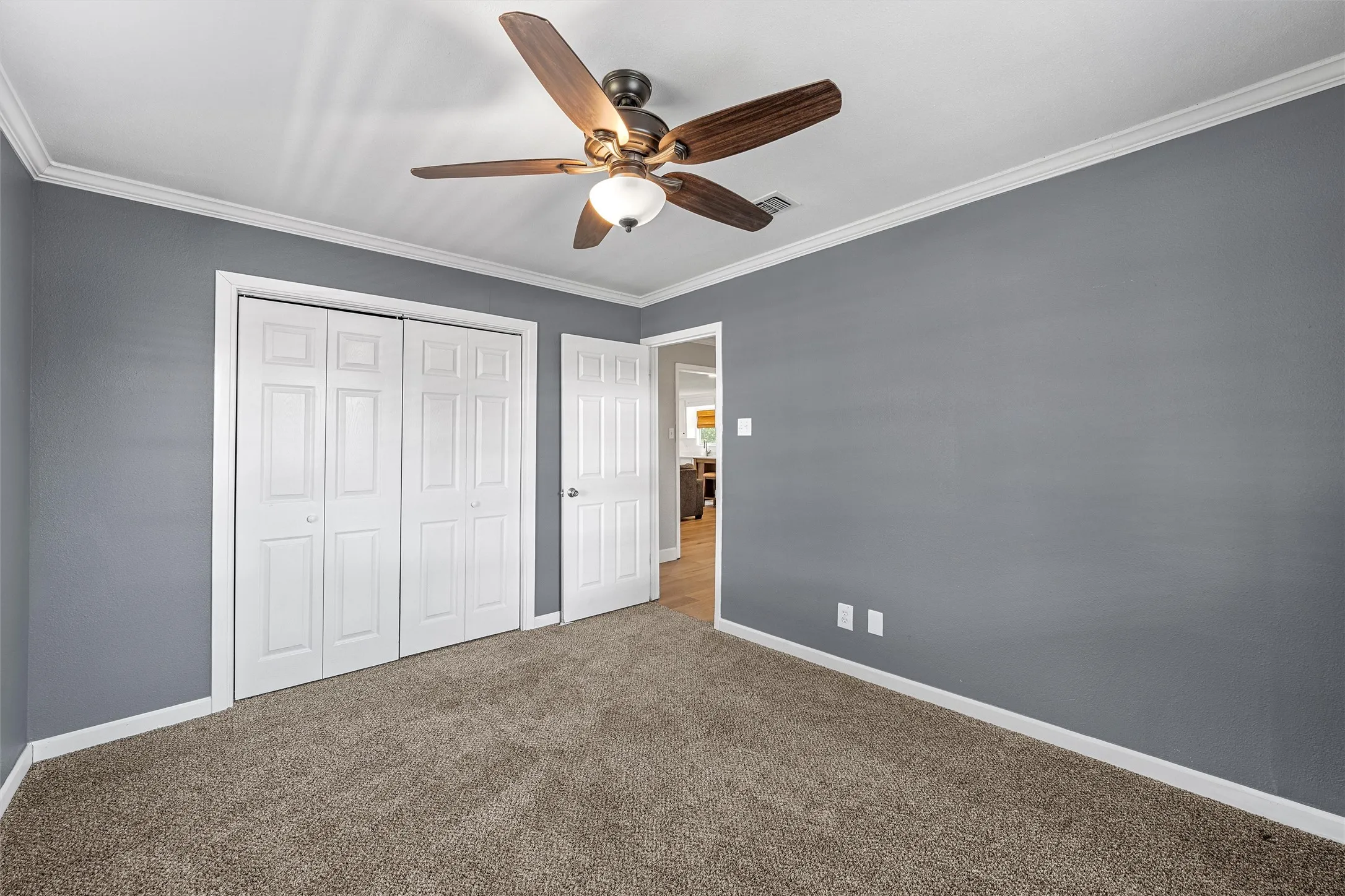 Single Family Residence For Sale in Hill County , 111 N Morgan Street W, Mount Calm, Texas 76673, 3 Bedroom, 2 Bathroom, Garage spaces, 1,455 Sqft, built in 1955, mls#21400770, Real Estate Agent in Mount Calm, Homes For Sale in Hill county, Homes For Sale in Mount Calm, Realtor in Mount Calm Texas, Real Estate Brokerage Independent Realty Texas, Luminita Cordes Realtor