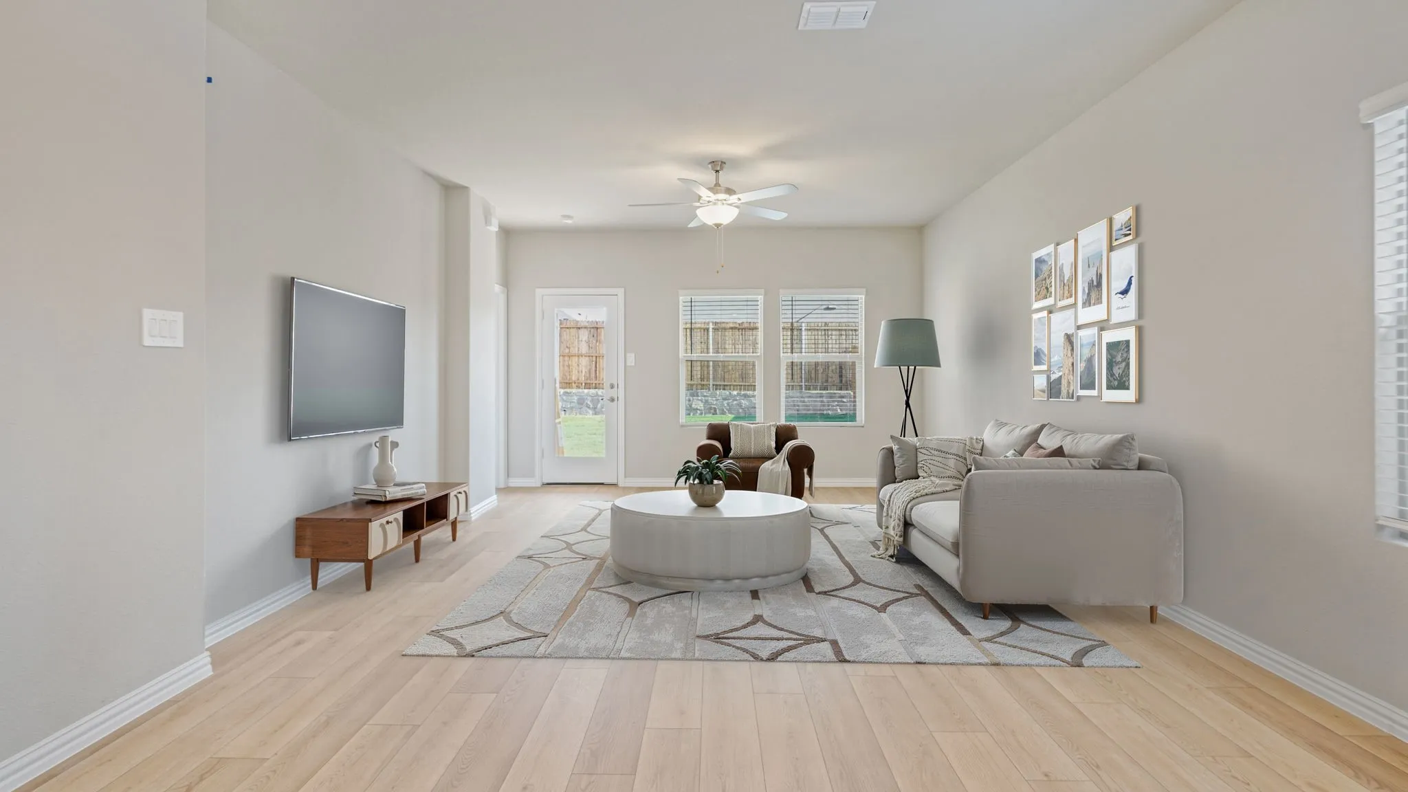  Photo is not of the actual home, but is an inspirational photo of builder’s model home and may depict options, furnishings, and/or decorator features that are not included.
