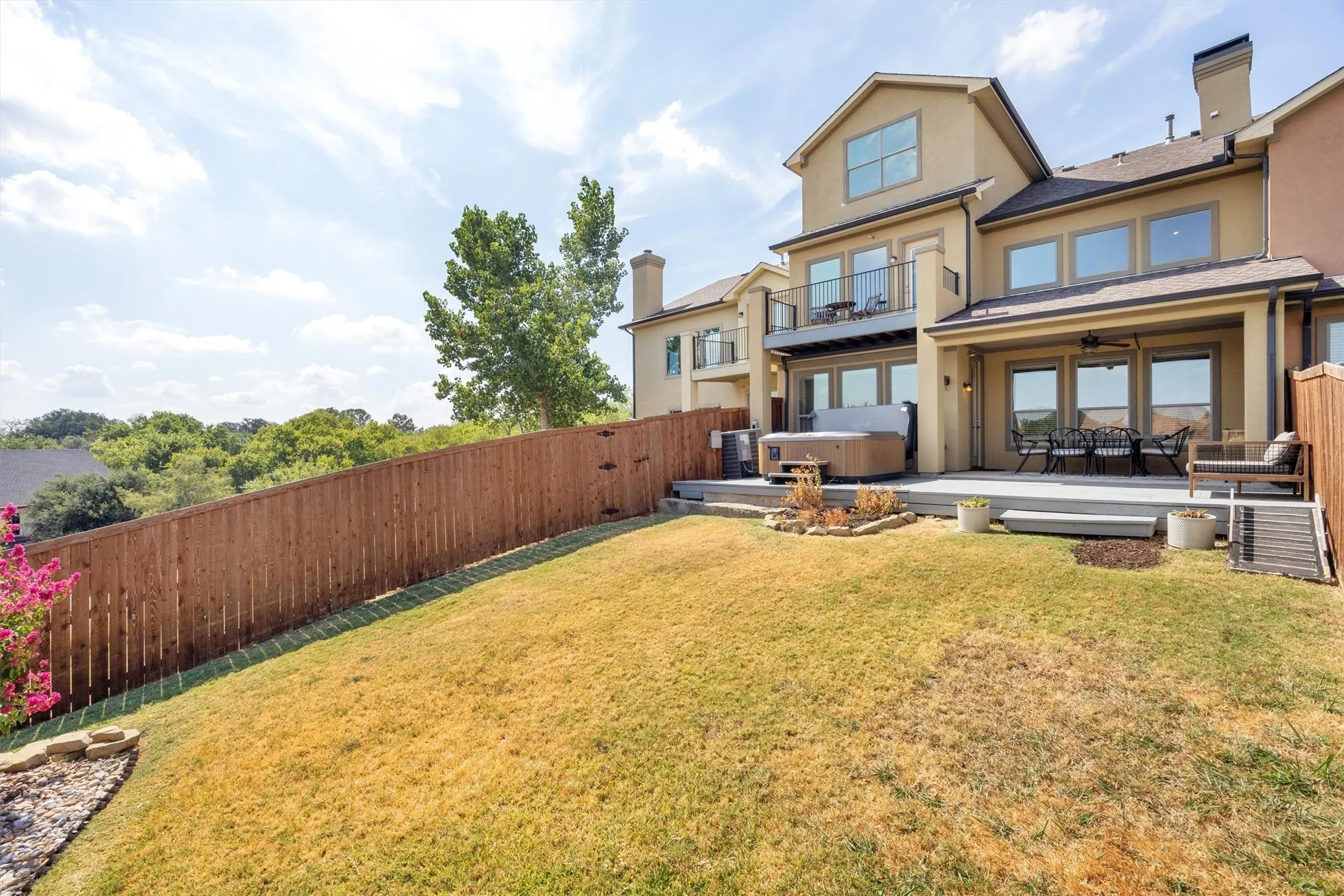 Townhouse For Sale in Dallas County , 4248 Nia Drive, Irving, Texas 75038, 4 Bedroom, 4 Bathroom, 2 Garage spaces, 2,364 Sqft, built in 2008, mls#21398351, Real Estate Agent in Irving, Homes For Sale in Dallas county, Homes For Sale in Irving, Realtor in Irving Texas, Real Estate Brokerage Independent Realty Texas, Luminita Cordes Realtor