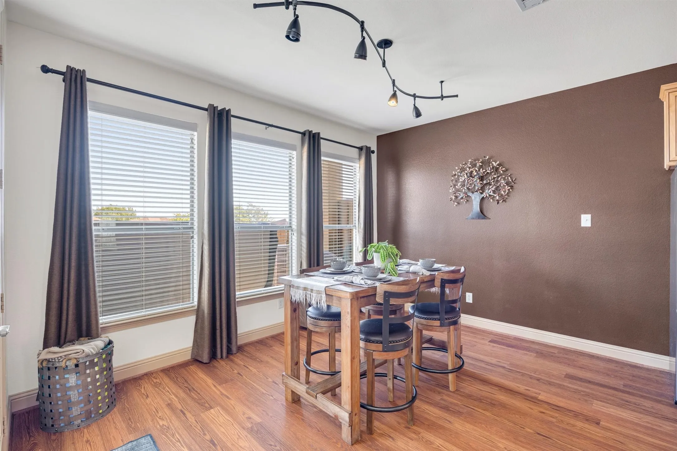 Townhouse For Sale in Dallas County , 4248 Nia Drive, Irving, Texas 75038, 4 Bedroom, 4 Bathroom, 2 Garage spaces, 2,364 Sqft, built in 2008, mls#21398351, Real Estate Agent in Irving, Homes For Sale in Dallas county, Homes For Sale in Irving, Realtor in Irving Texas, Real Estate Brokerage Independent Realty Texas, Luminita Cordes Realtor