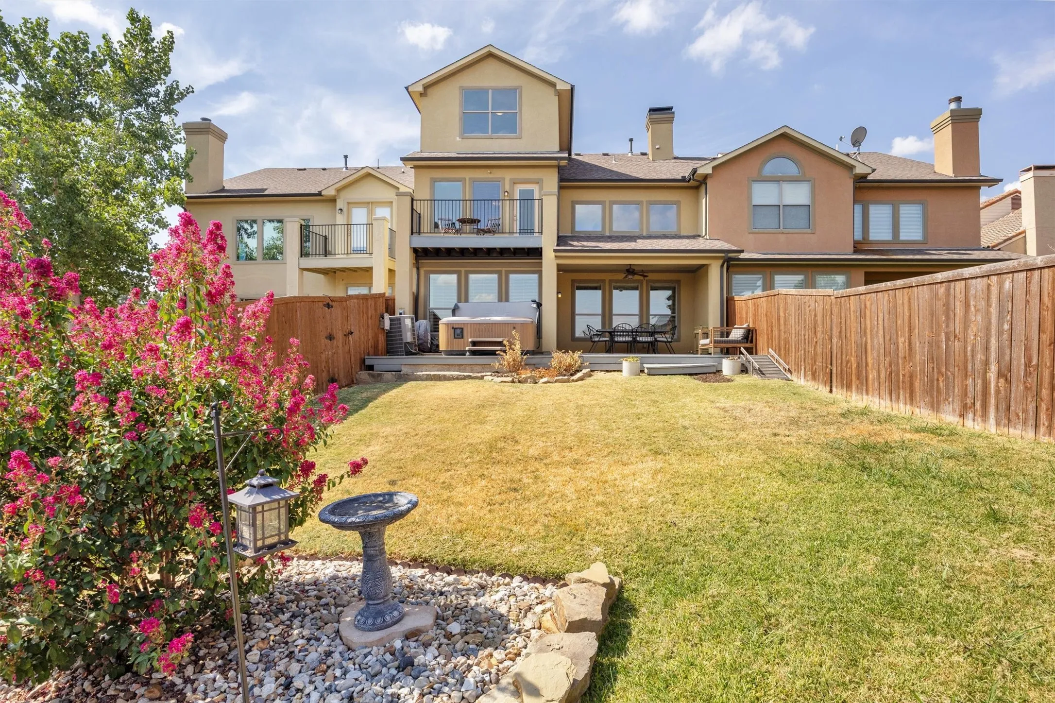 Townhouse For Sale in Dallas County , 4248 Nia Drive, Irving, Texas 75038, 4 Bedroom, 4 Bathroom, 2 Garage spaces, 2,364 Sqft, built in 2008, mls#21398351, Real Estate Agent in Irving, Homes For Sale in Dallas county, Homes For Sale in Irving, Realtor in Irving Texas, Real Estate Brokerage Independent Realty Texas, Luminita Cordes Realtor