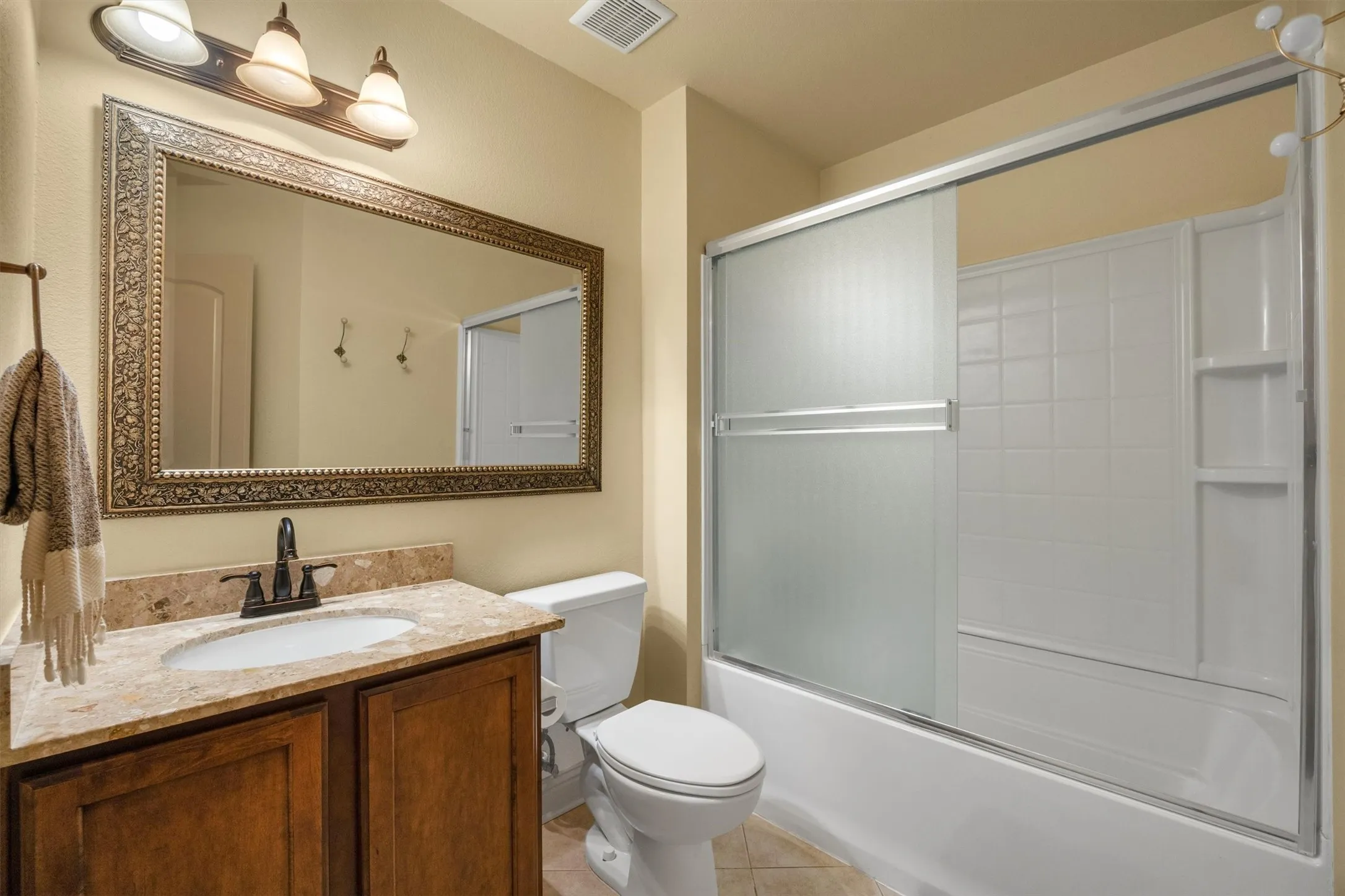 Townhouse For Sale in Dallas County , 4248 Nia Drive, Irving, Texas 75038, 4 Bedroom, 4 Bathroom, 2 Garage spaces, 2,364 Sqft, built in 2008, mls#21398351, Real Estate Agent in Irving, Homes For Sale in Dallas county, Homes For Sale in Irving, Realtor in Irving Texas, Real Estate Brokerage Independent Realty Texas, Luminita Cordes Realtor