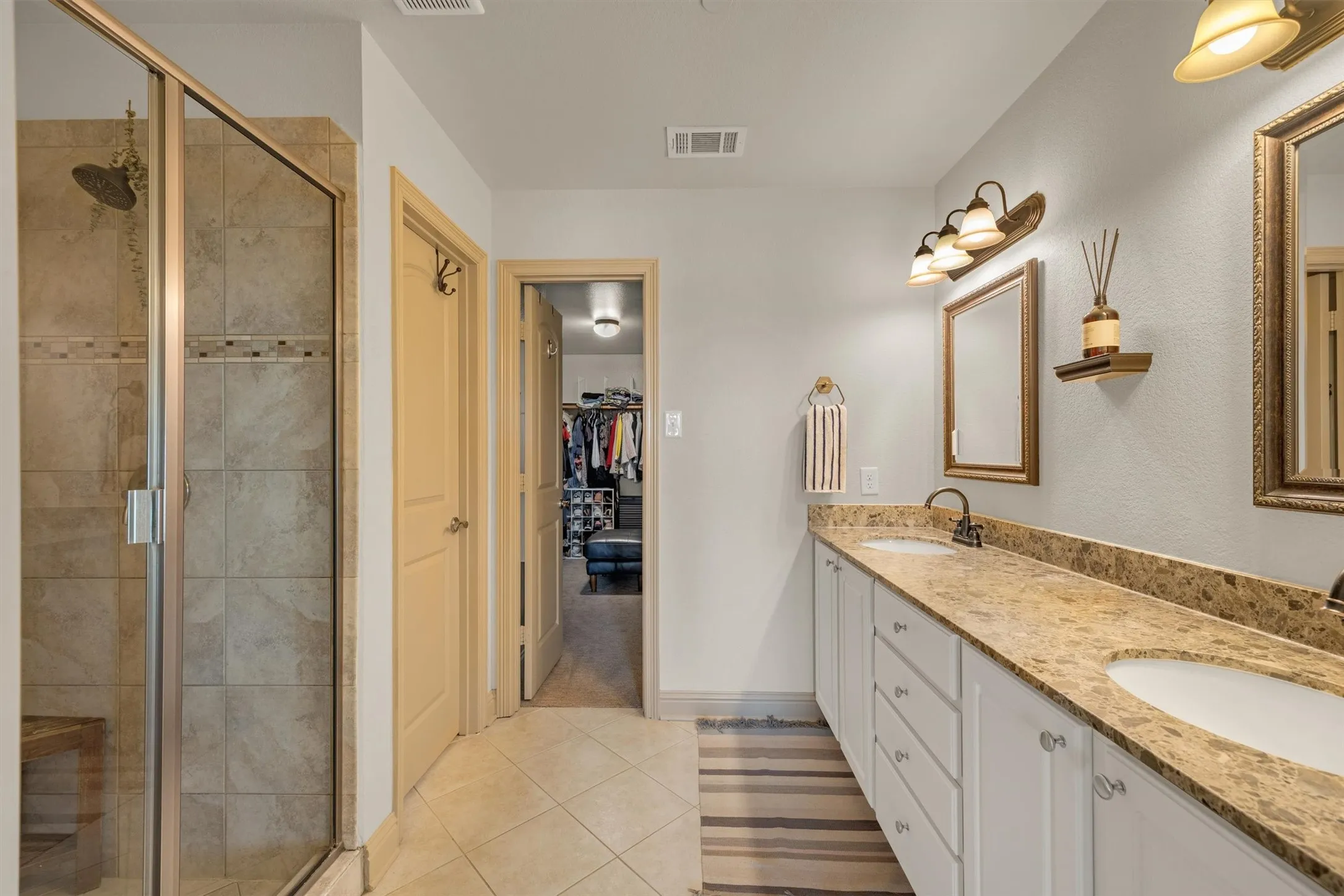 Townhouse For Sale in Dallas County , 4248 Nia Drive, Irving, Texas 75038, 4 Bedroom, 4 Bathroom, 2 Garage spaces, 2,364 Sqft, built in 2008, mls#21398351, Real Estate Agent in Irving, Homes For Sale in Dallas county, Homes For Sale in Irving, Realtor in Irving Texas, Real Estate Brokerage Independent Realty Texas, Luminita Cordes Realtor