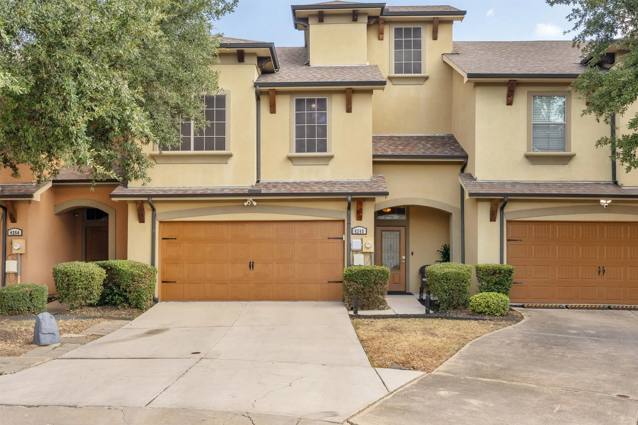 Townhouse For Sale in Dallas County , 4248 Nia Drive, Irving, Texas 75038, 4 Bedroom, 4 Bathroom, 2 Garage spaces, 2,364 Sqft, built in 2008, mls#21398351, Real Estate Agent in Irving, Homes For Sale in Dallas county, Homes For Sale in Irving, Realtor in Irving Texas, Real Estate Brokerage Independent Realty Texas, Luminita Cordes Realtor