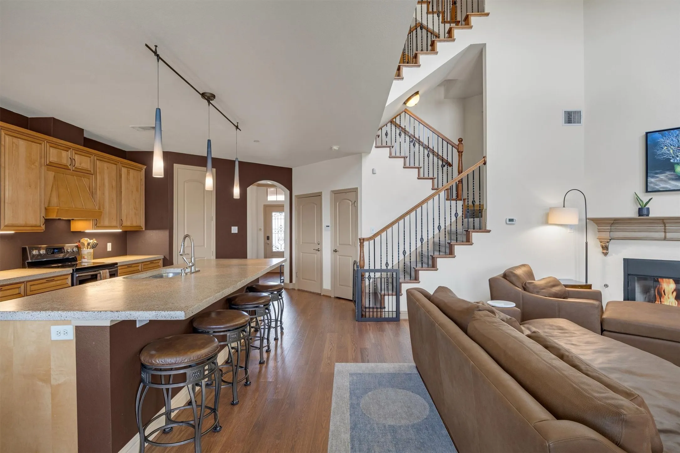 Townhouse For Sale in Dallas County , 4248 Nia Drive, Irving, Texas 75038, 4 Bedroom, 4 Bathroom, 2 Garage spaces, 2,364 Sqft, built in 2008, mls#21398351, Real Estate Agent in Irving, Homes For Sale in Dallas county, Homes For Sale in Irving, Realtor in Irving Texas, Real Estate Brokerage Independent Realty Texas, Luminita Cordes Realtor