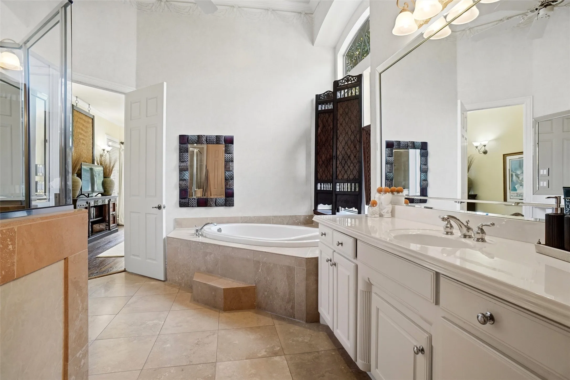 Single Family Residence For Sale in Tarrant County , 1209 Merlot Drive, Southlake, Texas 76092, 5 Bedroom, 6 Bathroom, 4 Garage spaces, 5,166 Sqft, built in 2000, mls#21398994, Real Estate Agent in Southlake, Homes For Sale in Tarrant county, Homes For Sale in Southlake, Realtor in Southlake Texas, Real Estate Brokerage Independent Realty Texas, Luminita Cordes Realtor