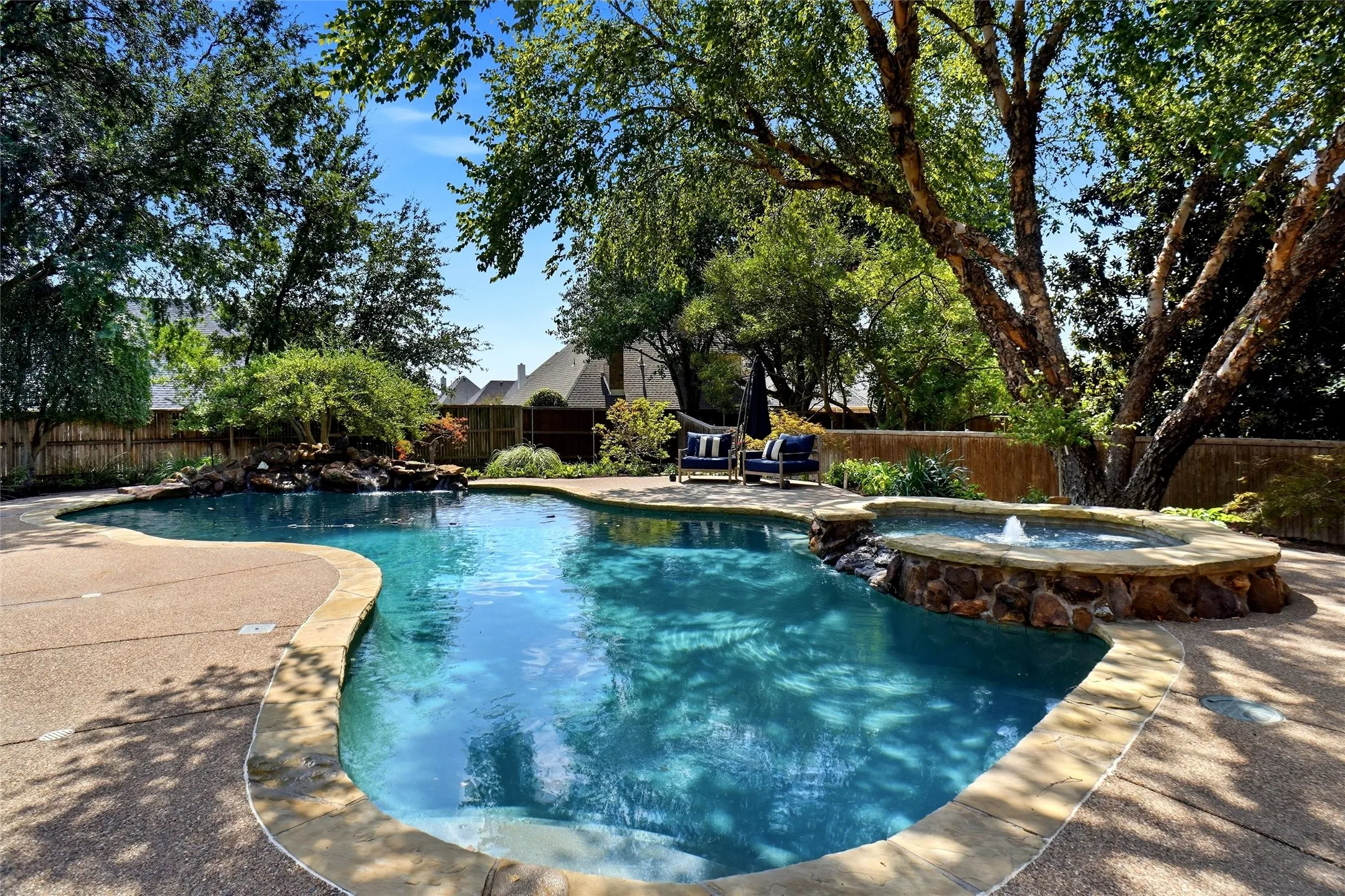 Single Family Residence For Sale in Tarrant County , 1209 Merlot Drive, Southlake, Texas 76092, 5 Bedroom, 6 Bathroom, 4 Garage spaces, 5,166 Sqft, built in 2000, mls#21398994, Real Estate Agent in Southlake, Homes For Sale in Tarrant county, Homes For Sale in Southlake, Realtor in Southlake Texas, Real Estate Brokerage Independent Realty Texas, Luminita Cordes Realtor