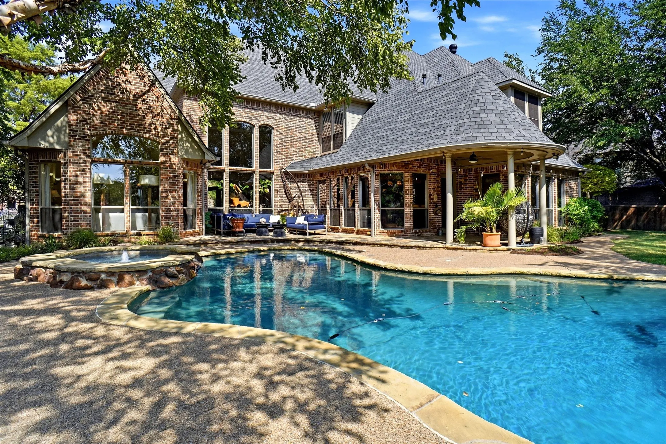 Single Family Residence For Sale in Tarrant County , 1209 Merlot Drive, Southlake, Texas 76092, 5 Bedroom, 6 Bathroom, 4 Garage spaces, 5,166 Sqft, built in 2000, mls#21398994, Real Estate Agent in Southlake, Homes For Sale in Tarrant county, Homes For Sale in Southlake, Realtor in Southlake Texas, Real Estate Brokerage Independent Realty Texas, Luminita Cordes Realtor