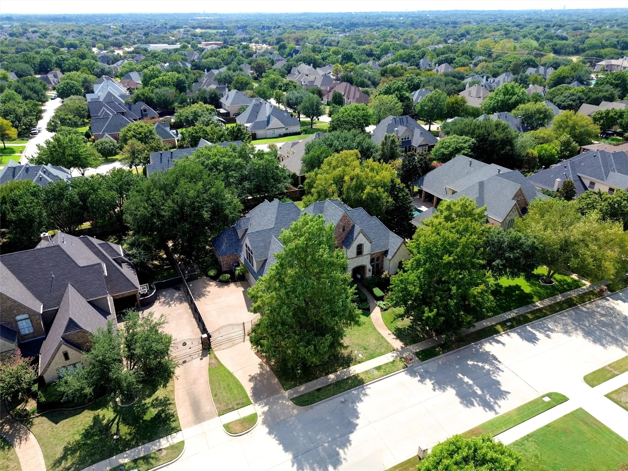 Single Family Residence For Sale in Tarrant County , 1209 Merlot Drive, Southlake, Texas 76092, 5 Bedroom, 6 Bathroom, 4 Garage spaces, 5,166 Sqft, built in 2000, mls#21398994, Real Estate Agent in Southlake, Homes For Sale in Tarrant county, Homes For Sale in Southlake, Realtor in Southlake Texas, Real Estate Brokerage Independent Realty Texas, Luminita Cordes Realtor