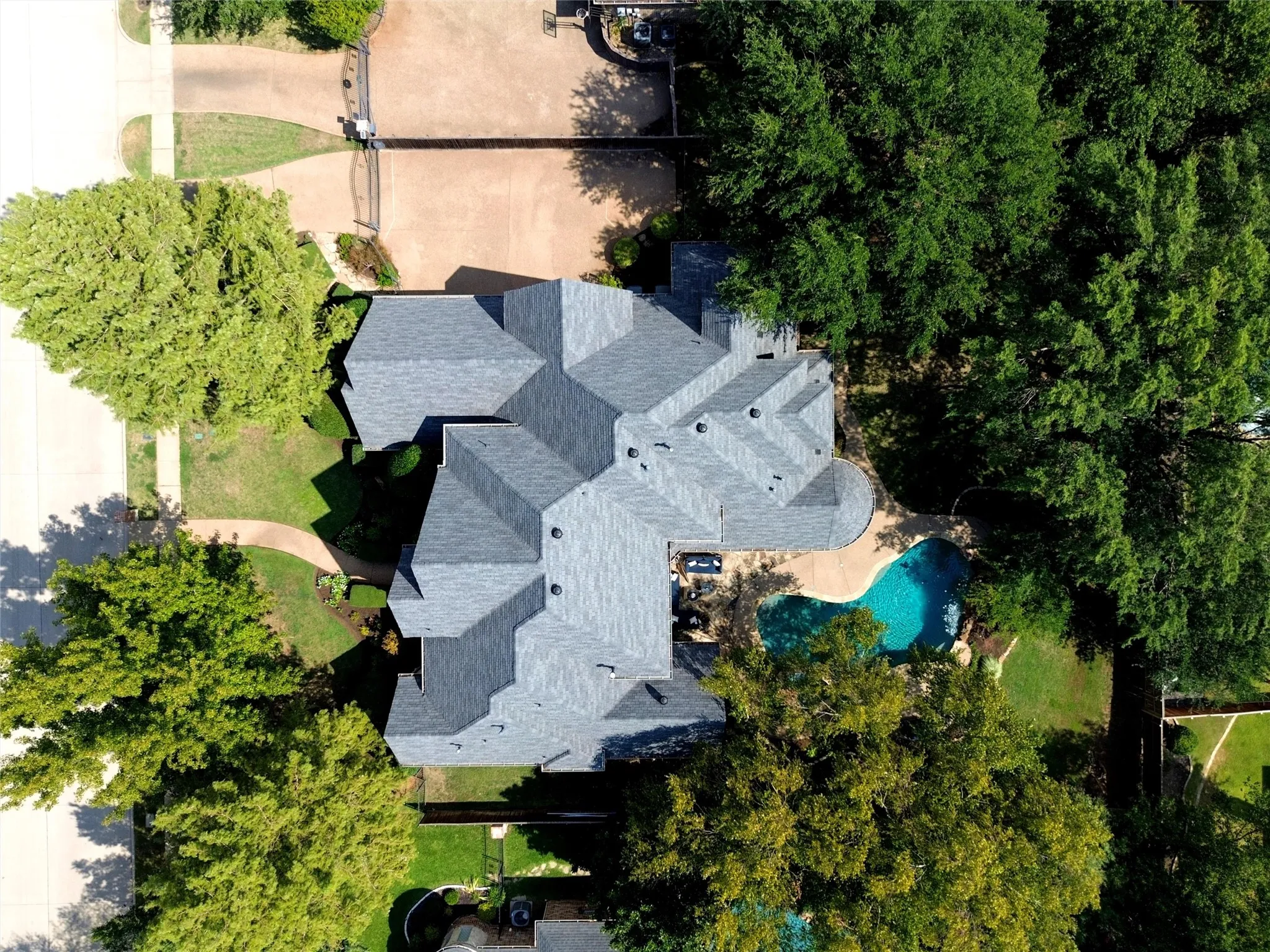 Single Family Residence For Sale in Tarrant County , 1209 Merlot Drive, Southlake, Texas 76092, 5 Bedroom, 6 Bathroom, 4 Garage spaces, 5,166 Sqft, built in 2000, mls#21398994, Real Estate Agent in Southlake, Homes For Sale in Tarrant county, Homes For Sale in Southlake, Realtor in Southlake Texas, Real Estate Brokerage Independent Realty Texas, Luminita Cordes Realtor
