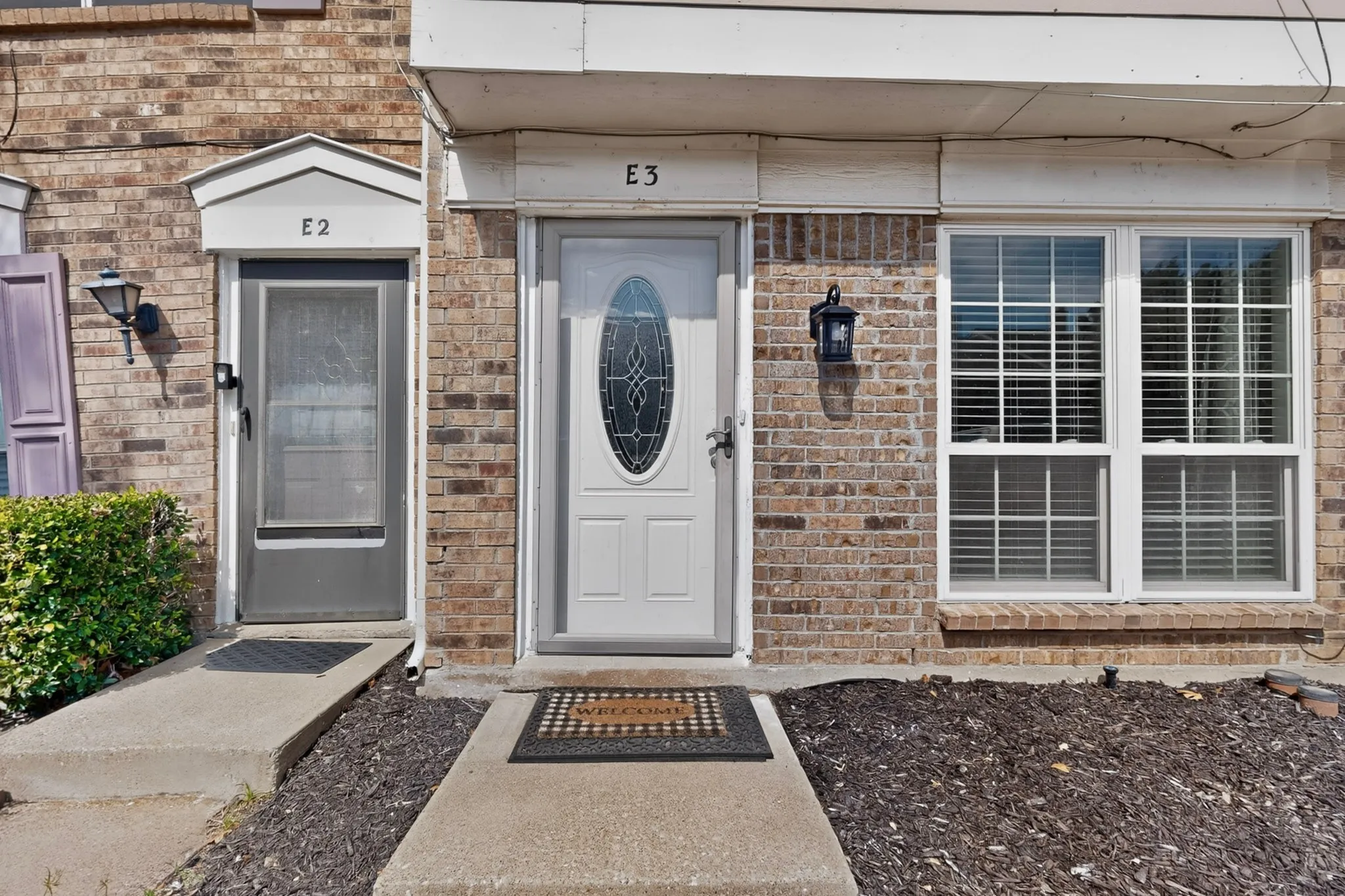 Condominium For Sale in Dallas County , 617 Carriagehouse Lane E3, Garland, Texas 75040, 2 Bedroom, 2 Bathroom, Garage spaces, 1,110 Sqft, built in 1984, mls#21400686, Real Estate Agent in Garland, Homes For Sale in Dallas county, Homes For Sale in Garland, Realtor in Garland Texas, Real Estate Brokerage Independent Realty Texas, Luminita Cordes Realtor