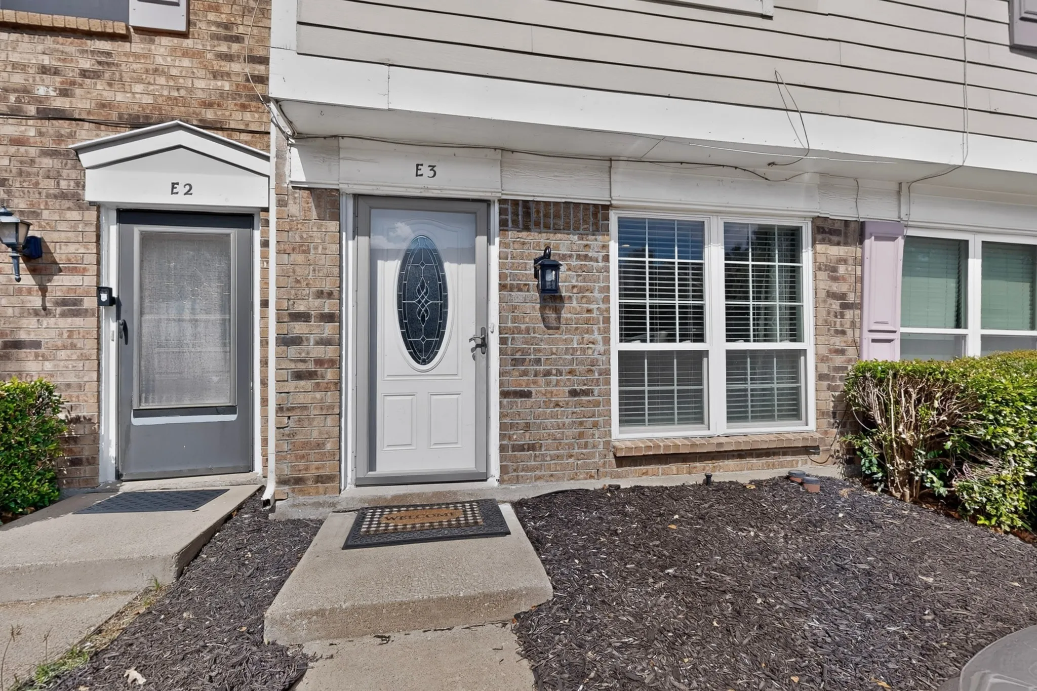 Condominium For Sale in Dallas County , 617 Carriagehouse Lane E3, Garland, Texas 75040, 2 Bedroom, 2 Bathroom, Garage spaces, 1,110 Sqft, built in 1984, mls#21400686, Real Estate Agent in Garland, Homes For Sale in Dallas county, Homes For Sale in Garland, Realtor in Garland Texas, Real Estate Brokerage Independent Realty Texas, Luminita Cordes Realtor