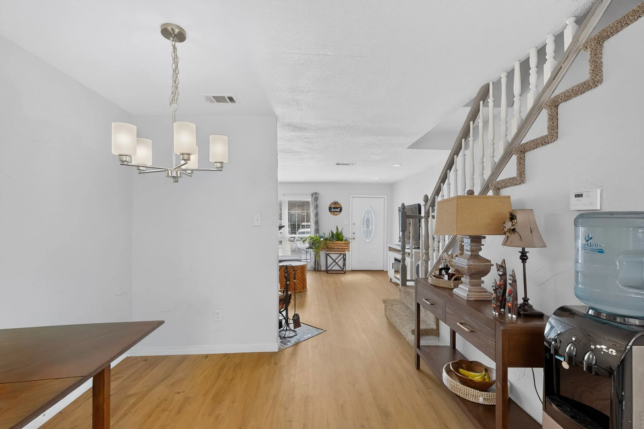 Condominium For Sale in Dallas County , 617 Carriagehouse Lane E3, Garland, Texas 75040, 2 Bedroom, 2 Bathroom, Garage spaces, 1,110 Sqft, built in 1984, mls#21400686, Real Estate Agent in Garland, Homes For Sale in Dallas county, Homes For Sale in Garland, Realtor in Garland Texas, Real Estate Brokerage Independent Realty Texas, Luminita Cordes Realtor