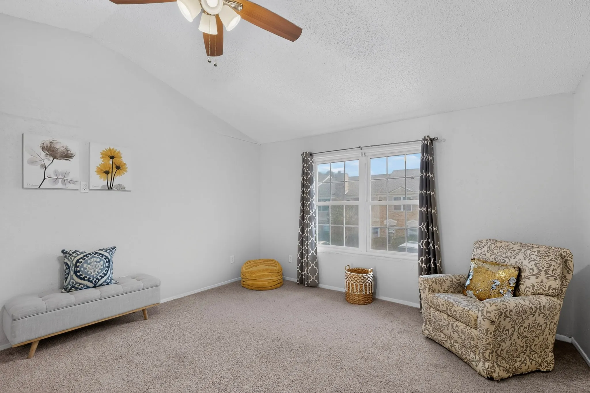 Condominium For Sale in Dallas County , 617 Carriagehouse Lane E3, Garland, Texas 75040, 2 Bedroom, 2 Bathroom, Garage spaces, 1,110 Sqft, built in 1984, mls#21400686, Real Estate Agent in Garland, Homes For Sale in Dallas county, Homes For Sale in Garland, Realtor in Garland Texas, Real Estate Brokerage Independent Realty Texas, Luminita Cordes Realtor