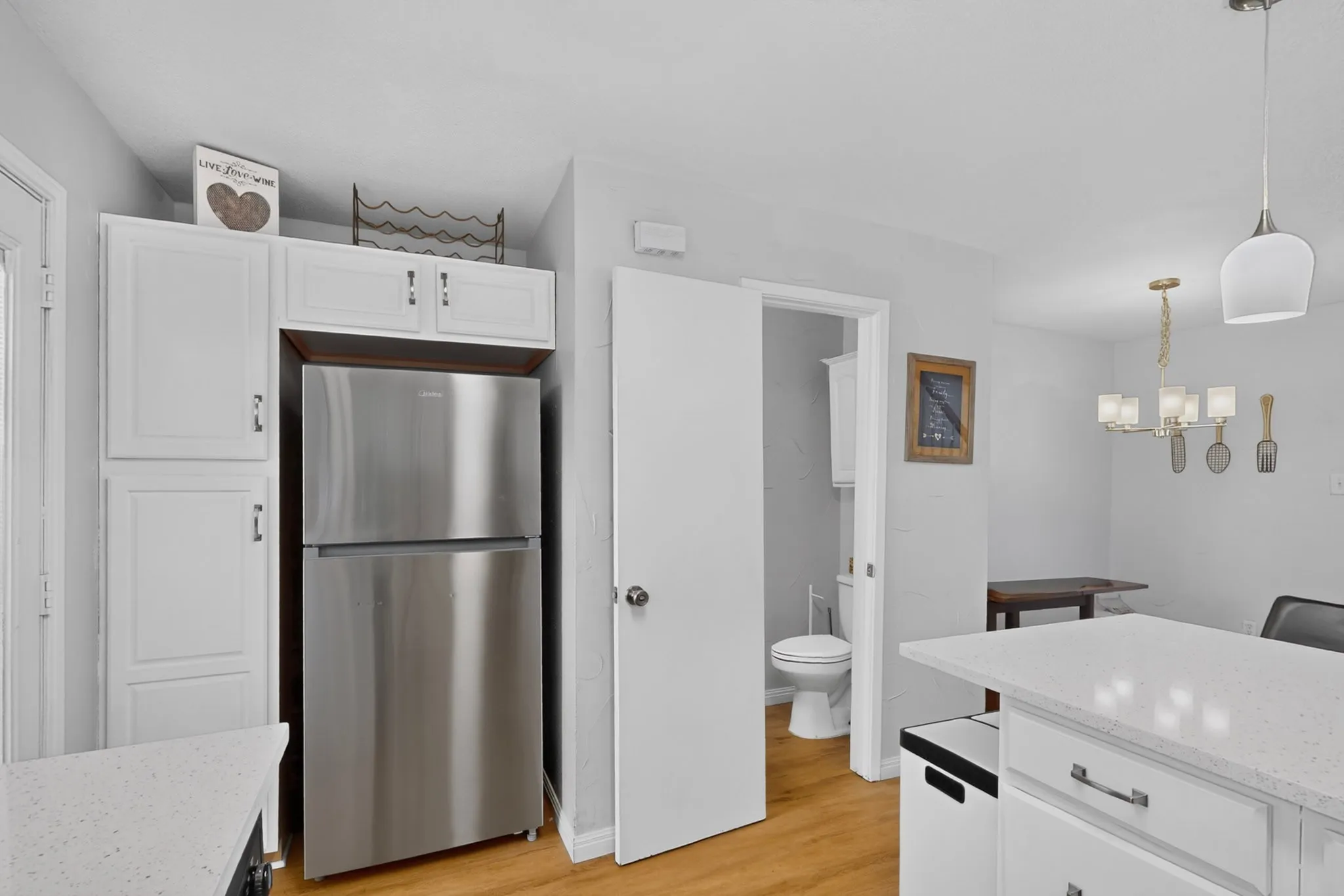 Condominium For Sale in Dallas County , 617 Carriagehouse Lane E3, Garland, Texas 75040, 2 Bedroom, 2 Bathroom, Garage spaces, 1,110 Sqft, built in 1984, mls#21400686, Real Estate Agent in Garland, Homes For Sale in Dallas county, Homes For Sale in Garland, Realtor in Garland Texas, Real Estate Brokerage Independent Realty Texas, Luminita Cordes Realtor