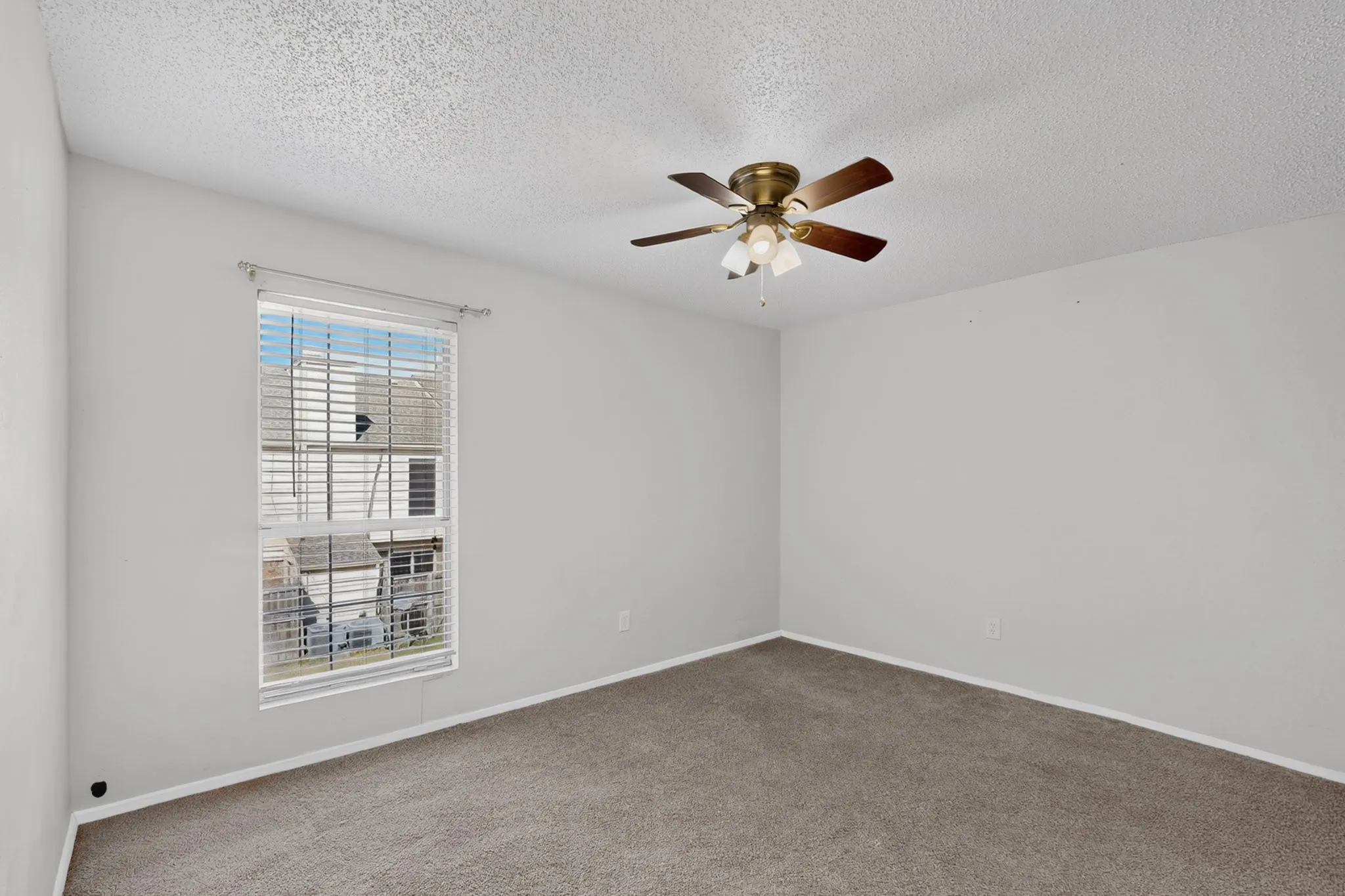 Condominium For Sale in Dallas County , 617 Carriagehouse Lane E3, Garland, Texas 75040, 2 Bedroom, 2 Bathroom, Garage spaces, 1,110 Sqft, built in 1984, mls#21400686, Real Estate Agent in Garland, Homes For Sale in Dallas county, Homes For Sale in Garland, Realtor in Garland Texas, Real Estate Brokerage Independent Realty Texas, Luminita Cordes Realtor
