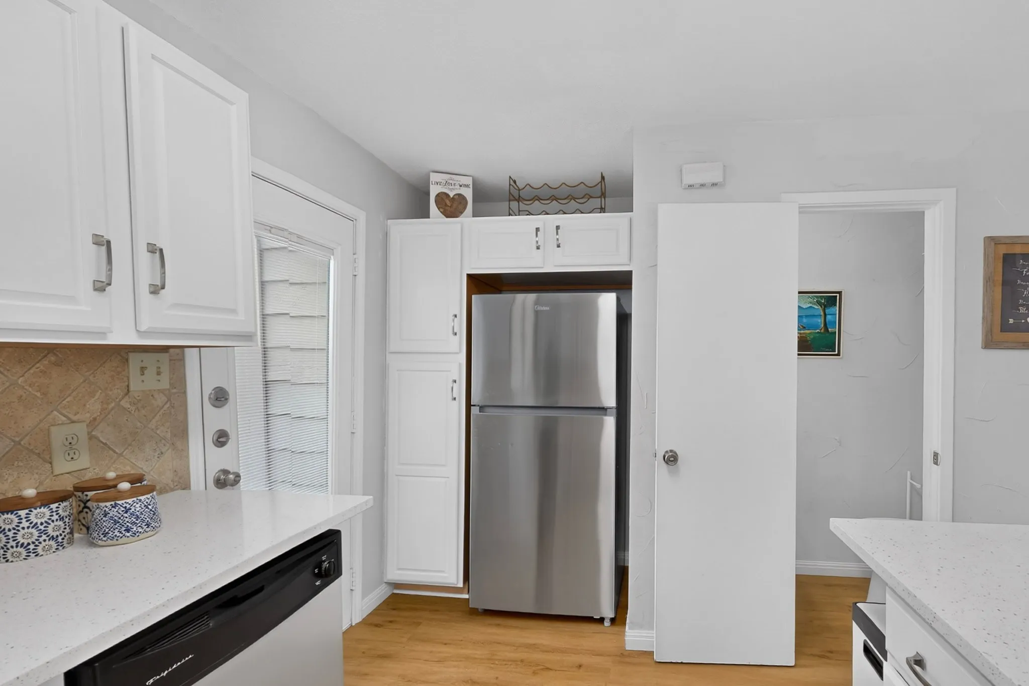 Condominium For Sale in Dallas County , 617 Carriagehouse Lane E3, Garland, Texas 75040, 2 Bedroom, 2 Bathroom, Garage spaces, 1,110 Sqft, built in 1984, mls#21400686, Real Estate Agent in Garland, Homes For Sale in Dallas county, Homes For Sale in Garland, Realtor in Garland Texas, Real Estate Brokerage Independent Realty Texas, Luminita Cordes Realtor