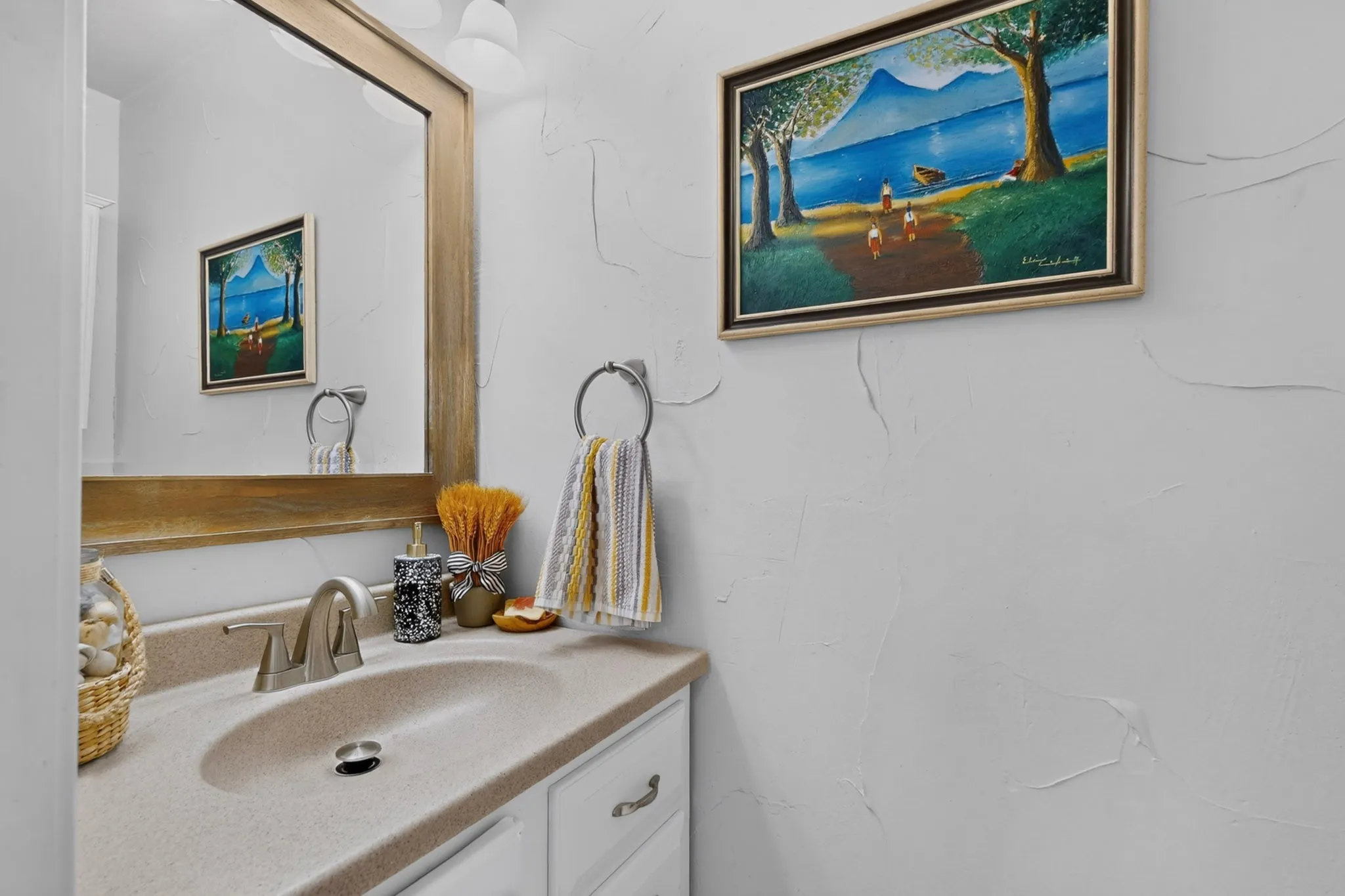 Condominium For Sale in Dallas County , 617 Carriagehouse Lane E3, Garland, Texas 75040, 2 Bedroom, 2 Bathroom, Garage spaces, 1,110 Sqft, built in 1984, mls#21400686, Real Estate Agent in Garland, Homes For Sale in Dallas county, Homes For Sale in Garland, Realtor in Garland Texas, Real Estate Brokerage Independent Realty Texas, Luminita Cordes Realtor