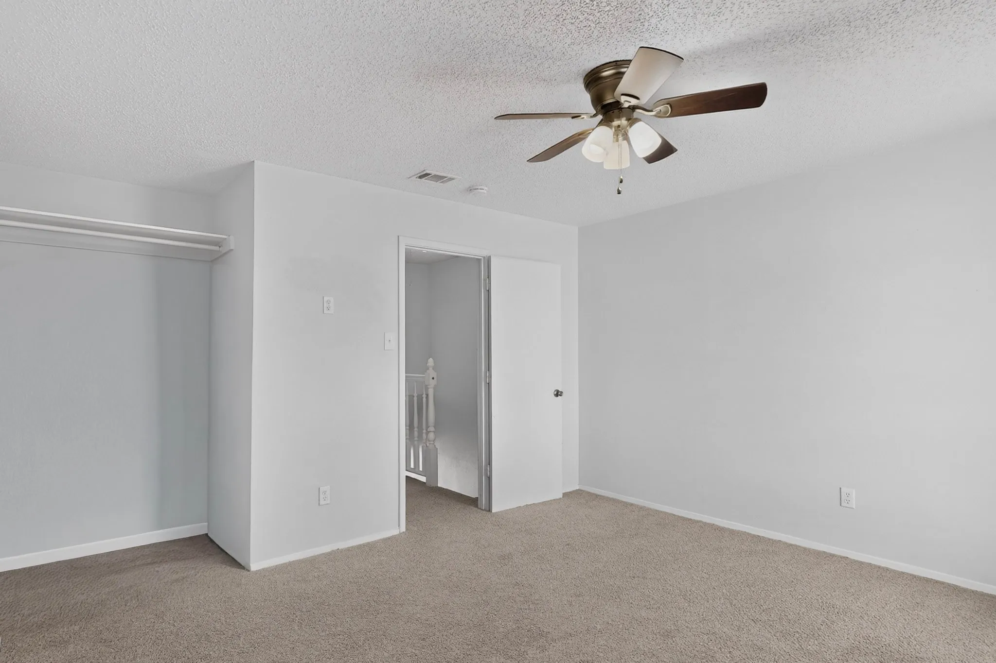 Condominium For Sale in Dallas County , 617 Carriagehouse Lane E3, Garland, Texas 75040, 2 Bedroom, 2 Bathroom, Garage spaces, 1,110 Sqft, built in 1984, mls#21400686, Real Estate Agent in Garland, Homes For Sale in Dallas county, Homes For Sale in Garland, Realtor in Garland Texas, Real Estate Brokerage Independent Realty Texas, Luminita Cordes Realtor