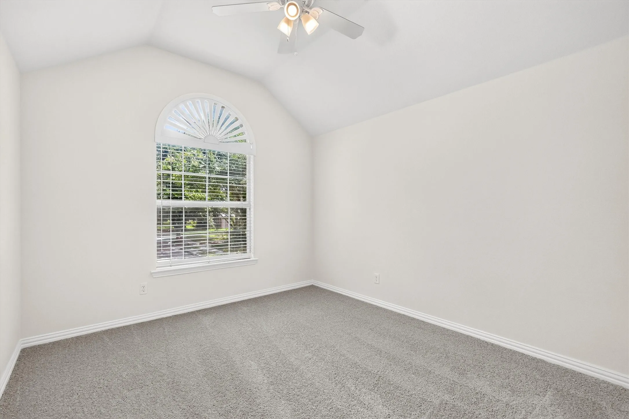 Single Family Residence For Sale in Collin County , 8005 Strecker Lane, Plano, Texas 75025, 5 Bedroom, 4 Bathroom, 2 Garage spaces, 3,081 Sqft, built in 1998, mls#21401006, Real Estate Agent in Plano, Homes For Sale in Collin county, Homes For Sale in Plano, Realtor in Plano Texas, Real Estate Brokerage Independent Realty Texas, Luminita Cordes Realtor