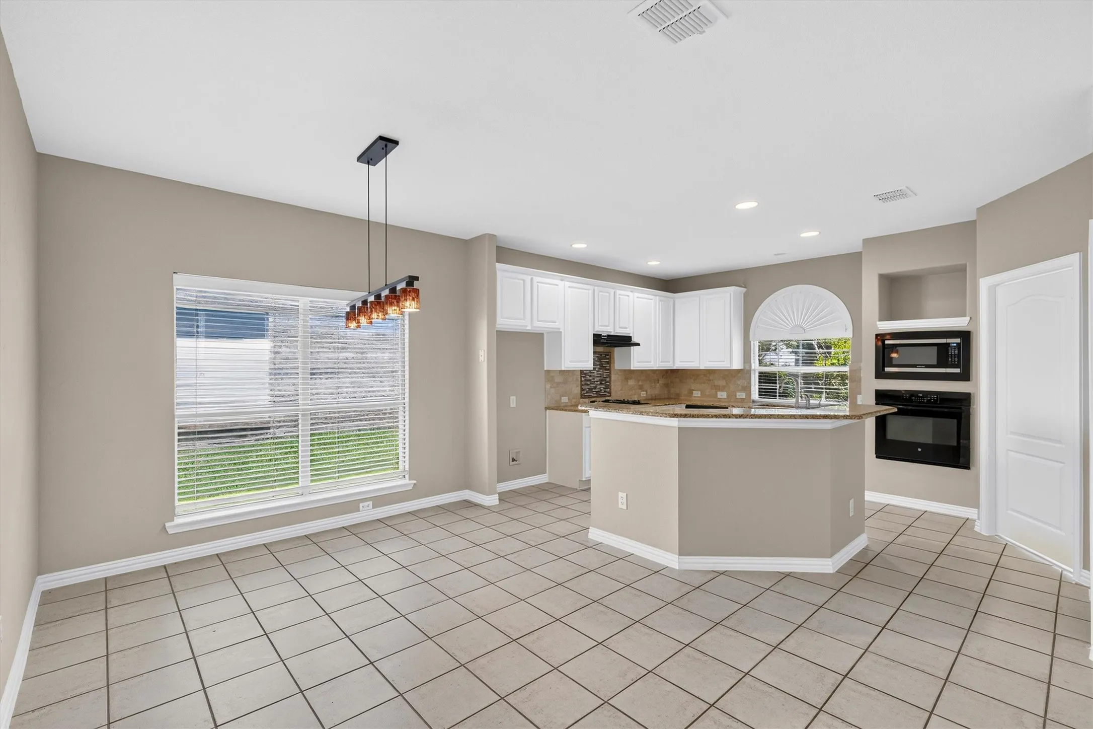 Single Family Residence For Sale in Collin County , 8005 Strecker Lane, Plano, Texas 75025, 5 Bedroom, 4 Bathroom, 2 Garage spaces, 3,081 Sqft, built in 1998, mls#21401006, Real Estate Agent in Plano, Homes For Sale in Collin county, Homes For Sale in Plano, Realtor in Plano Texas, Real Estate Brokerage Independent Realty Texas, Luminita Cordes Realtor
