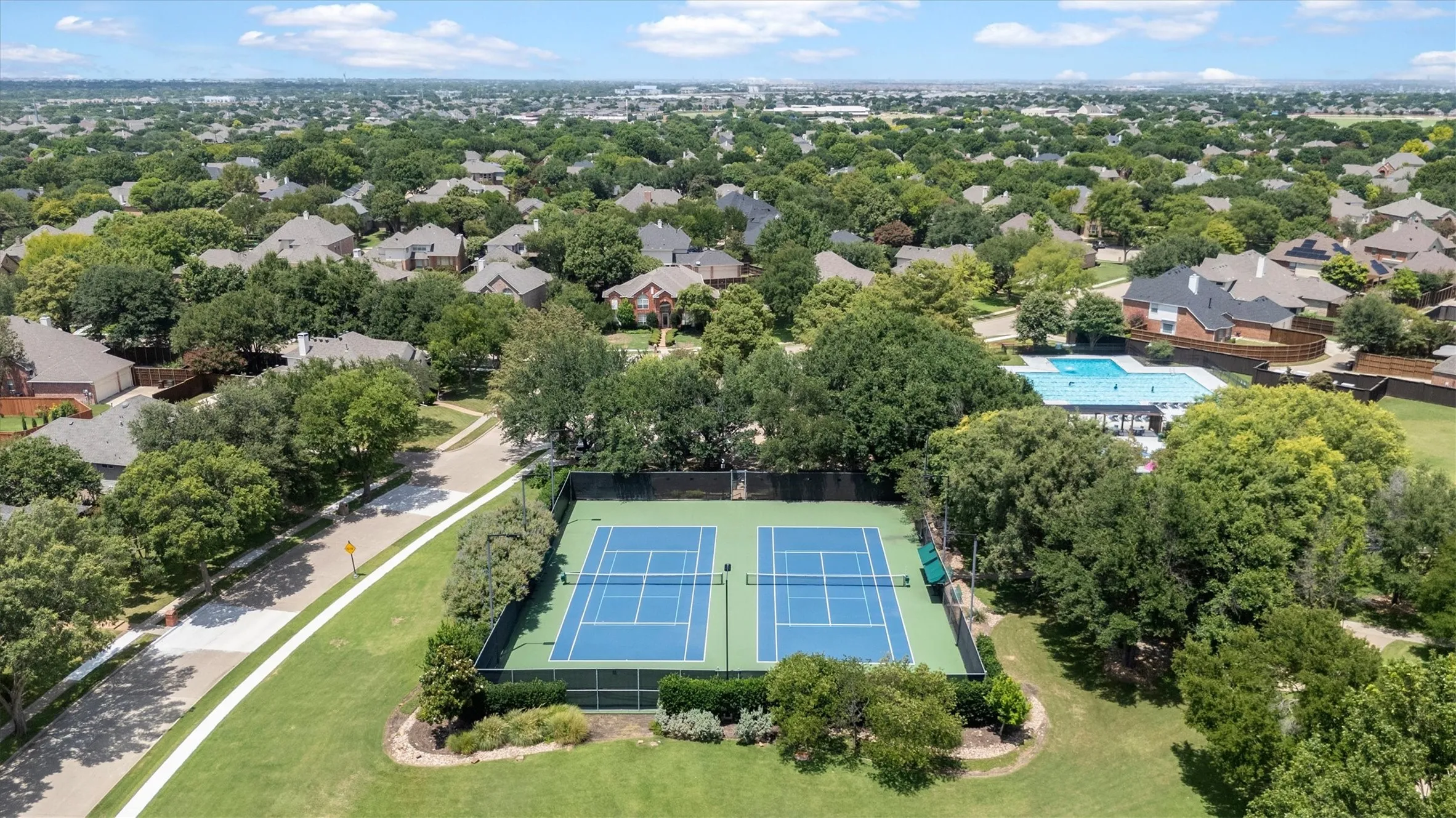 Single Family Residence For Sale in Collin County , 8005 Strecker Lane, Plano, Texas 75025, 5 Bedroom, 4 Bathroom, 2 Garage spaces, 3,081 Sqft, built in 1998, mls#21401006, Real Estate Agent in Plano, Homes For Sale in Collin county, Homes For Sale in Plano, Realtor in Plano Texas, Real Estate Brokerage Independent Realty Texas, Luminita Cordes Realtor