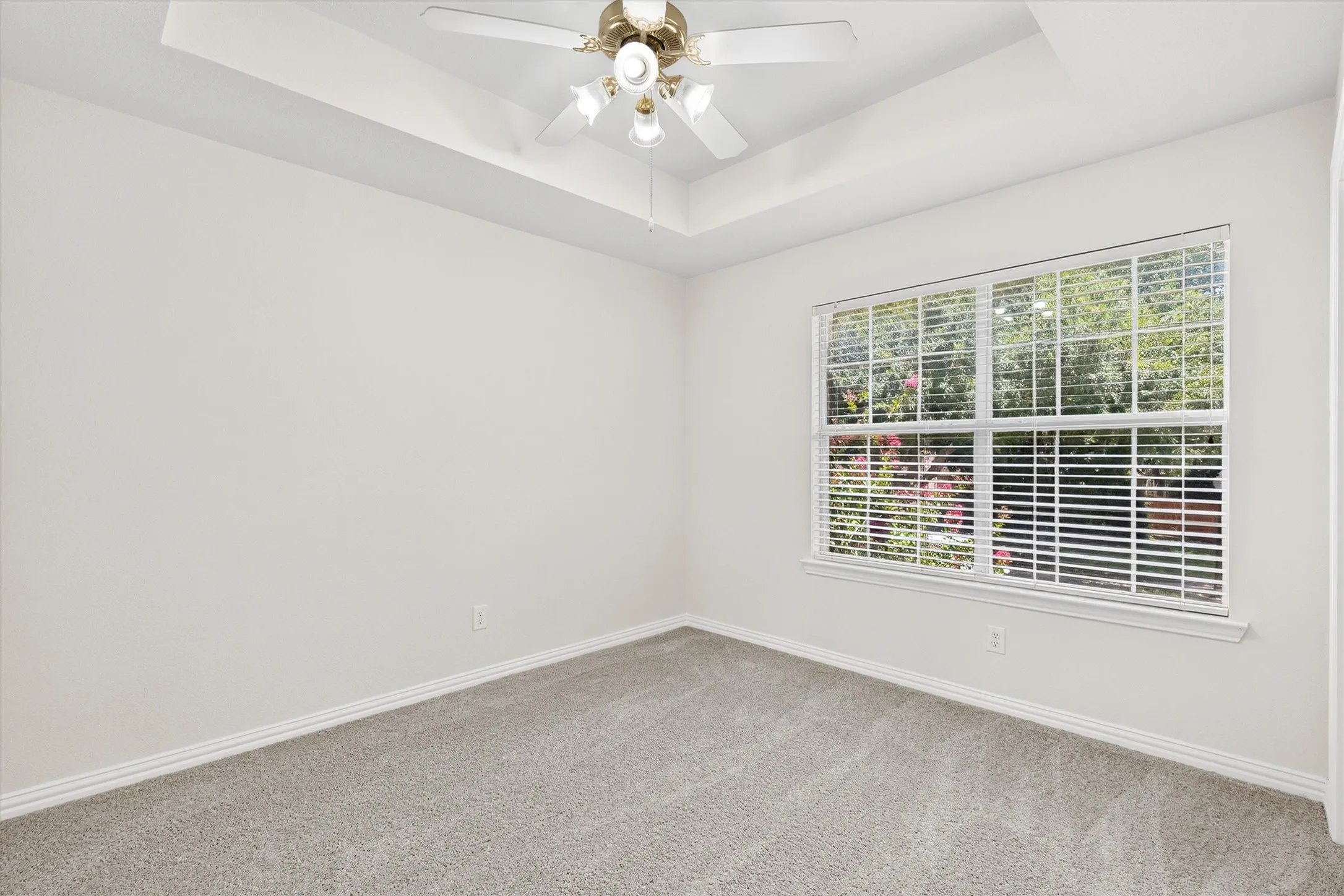 Single Family Residence For Sale in Collin County , 8005 Strecker Lane, Plano, Texas 75025, 5 Bedroom, 4 Bathroom, 2 Garage spaces, 3,081 Sqft, built in 1998, mls#21401006, Real Estate Agent in Plano, Homes For Sale in Collin county, Homes For Sale in Plano, Realtor in Plano Texas, Real Estate Brokerage Independent Realty Texas, Luminita Cordes Realtor