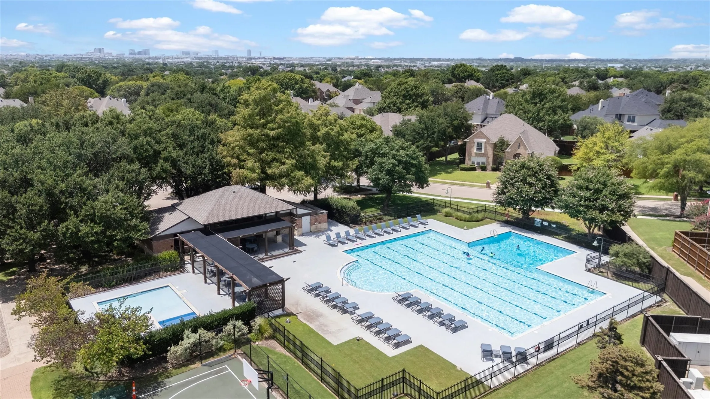 Single Family Residence For Sale in Collin County , 8005 Strecker Lane, Plano, Texas 75025, 5 Bedroom, 4 Bathroom, 2 Garage spaces, 3,081 Sqft, built in 1998, mls#21401006, Real Estate Agent in Plano, Homes For Sale in Collin county, Homes For Sale in Plano, Realtor in Plano Texas, Real Estate Brokerage Independent Realty Texas, Luminita Cordes Realtor