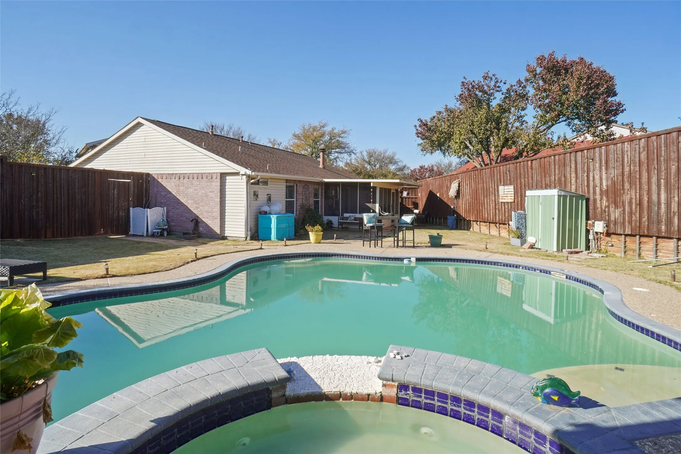 Single Family Residence For Sale in Denton County , 1400 Di Orio Drive, Lewisville, Texas 75067, 3 Bedroom, 2 Bathroom, 2 Garage spaces, 1,508 Sqft, built in 1998, mls#21400996, Real Estate Agent in Lewisville, Homes For Sale in Denton county, Homes For Sale in Lewisville, Realtor in Lewisville Texas, Real Estate Brokerage Independent Realty Texas, Luminita Cordes Realtor