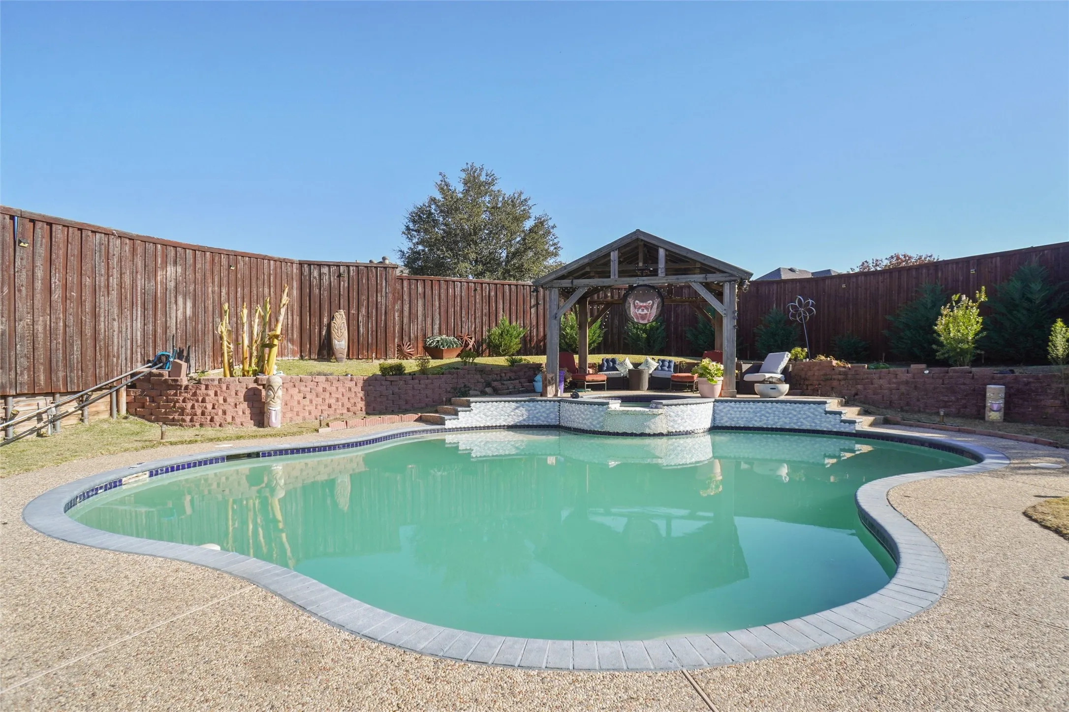 Single Family Residence For Sale in Denton County , 1400 Di Orio Drive, Lewisville, Texas 75067, 3 Bedroom, 2 Bathroom, 2 Garage spaces, 1,508 Sqft, built in 1998, mls#21400996, Real Estate Agent in Lewisville, Homes For Sale in Denton county, Homes For Sale in Lewisville, Realtor in Lewisville Texas, Real Estate Brokerage Independent Realty Texas, Luminita Cordes Realtor