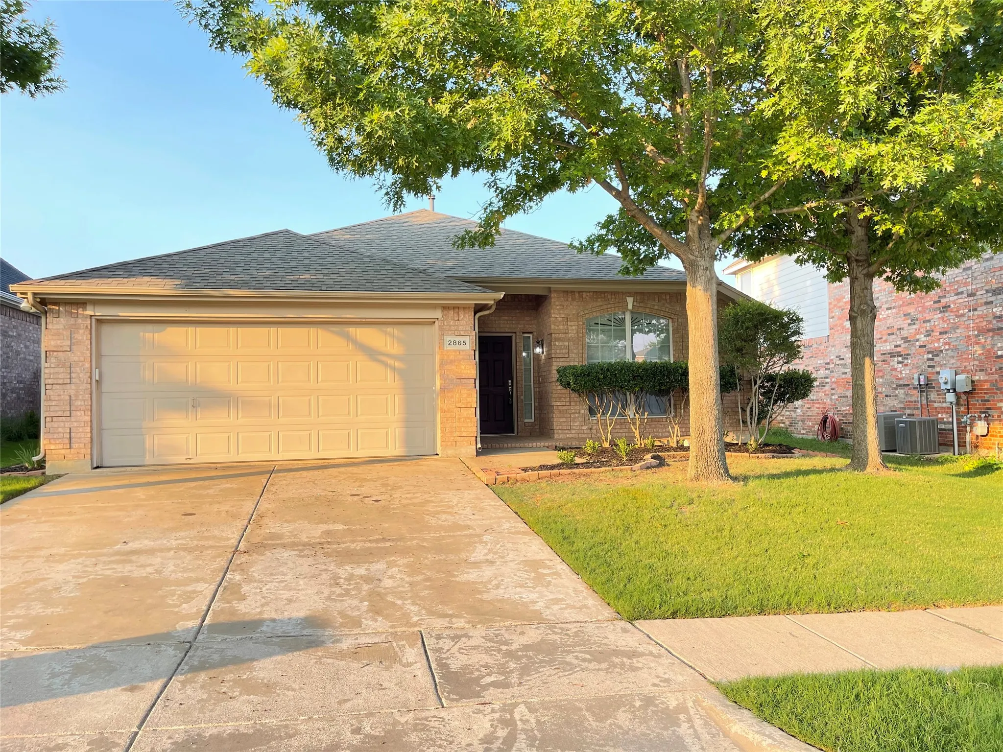 Single Family Residence For Rent in Tarrant County , 2865 Spotted Owl Drive, Fort Worth, Texas 76244, 3 Bedroom, 2 Bathroom, 2 Garage spaces, 2,156 Sqft, built in 2004, mls#21400972, Real Estate Agent in Fort Worth, Homes For Rent in Tarrant county, Homes For Rent in Fort Worth, Realtor in Fort Worth Texas, Real Estate Brokerage Independent Realty Texas, Luminita Cordes Realtor