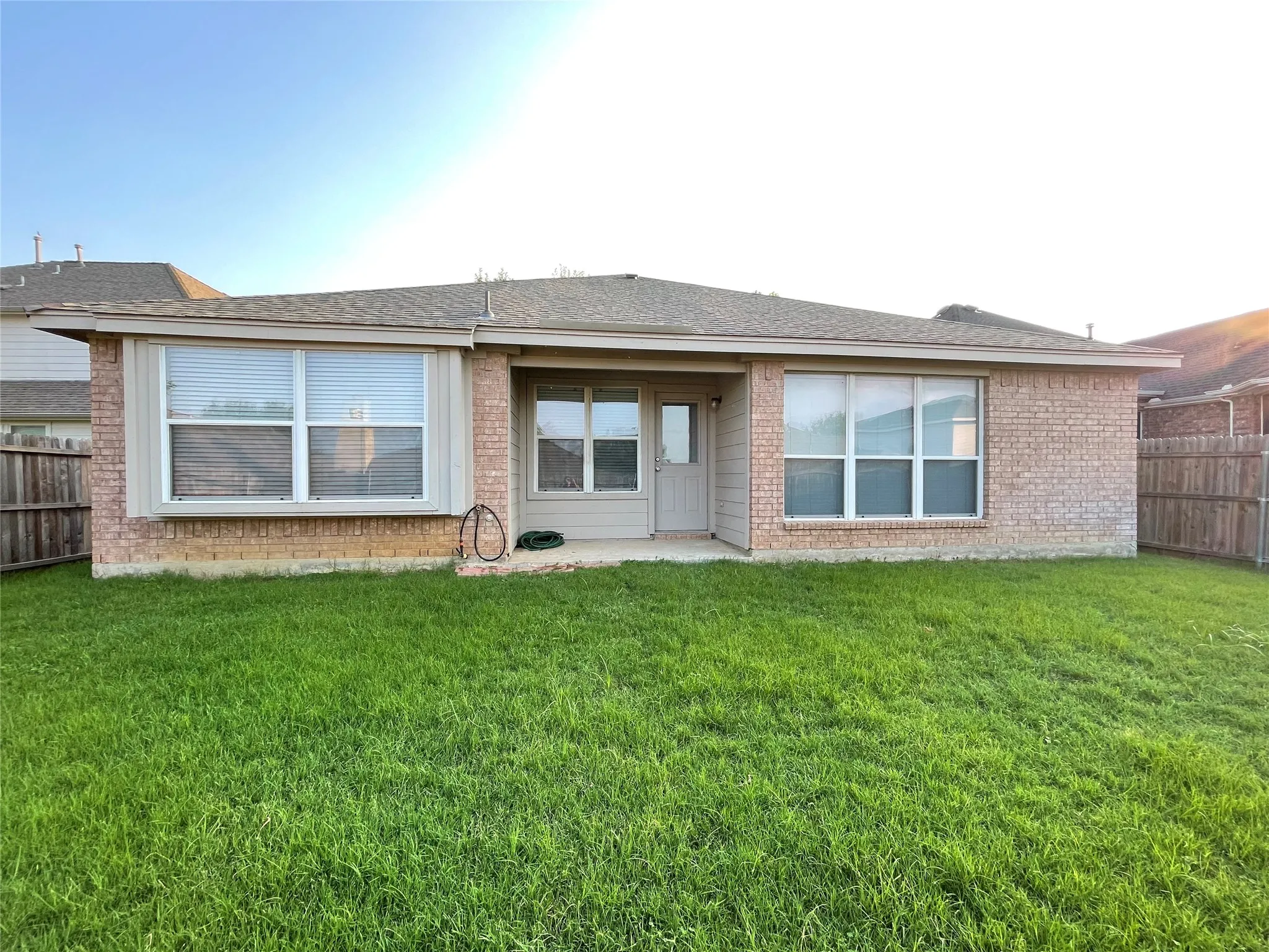 Single Family Residence For Rent in Tarrant County , 2865 Spotted Owl Drive, Fort Worth, Texas 76244, 3 Bedroom, 2 Bathroom, 2 Garage spaces, 2,156 Sqft, built in 2004, mls#21400972, Real Estate Agent in Fort Worth, Homes For Rent in Tarrant county, Homes For Rent in Fort Worth, Realtor in Fort Worth Texas, Real Estate Brokerage Independent Realty Texas, Luminita Cordes Realtor