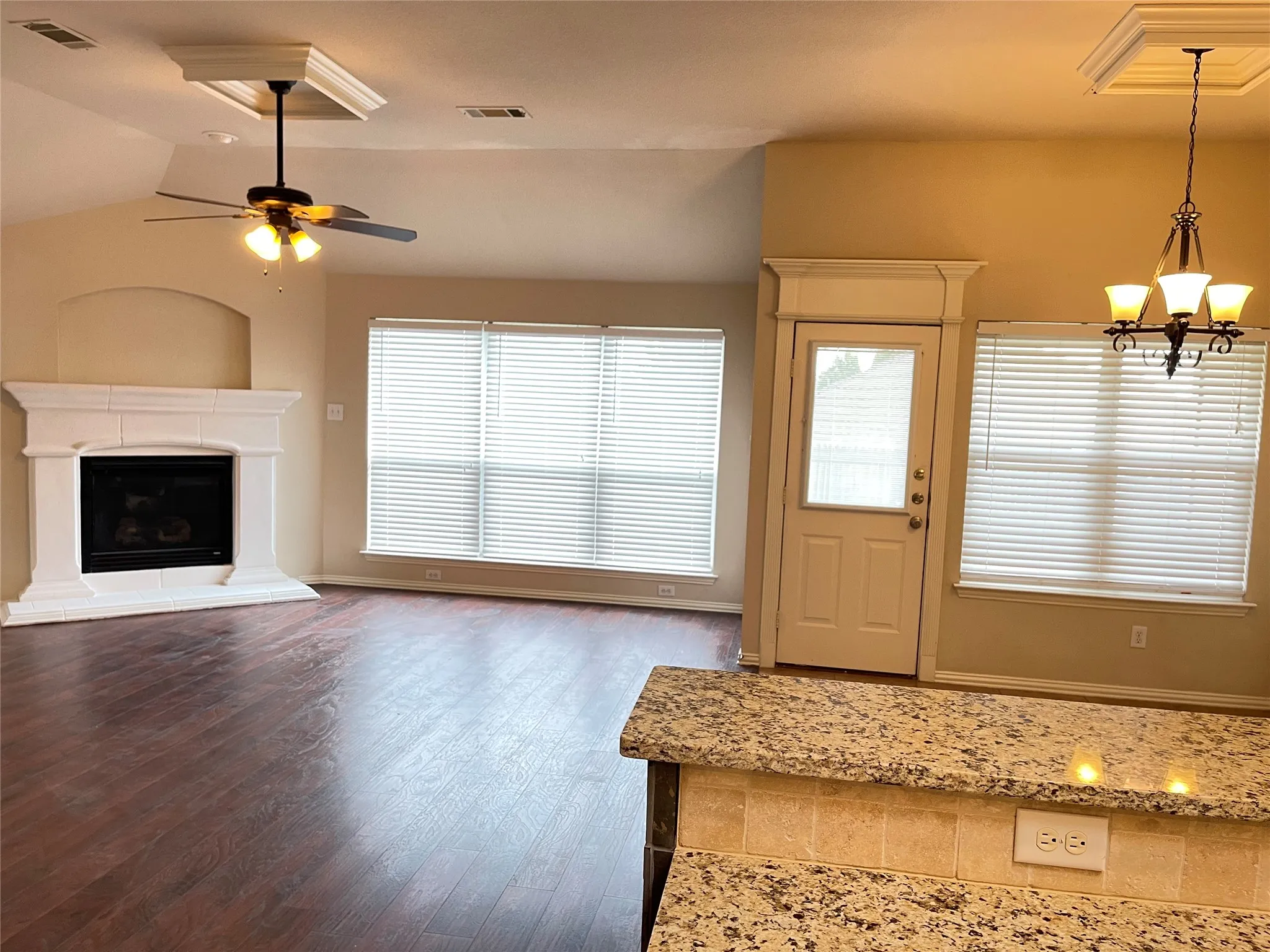 Single Family Residence For Rent in Tarrant County , 2865 Spotted Owl Drive, Fort Worth, Texas 76244, 3 Bedroom, 2 Bathroom, 2 Garage spaces, 2,156 Sqft, built in 2004, mls#21400972, Real Estate Agent in Fort Worth, Homes For Rent in Tarrant county, Homes For Rent in Fort Worth, Realtor in Fort Worth Texas, Real Estate Brokerage Independent Realty Texas, Luminita Cordes Realtor