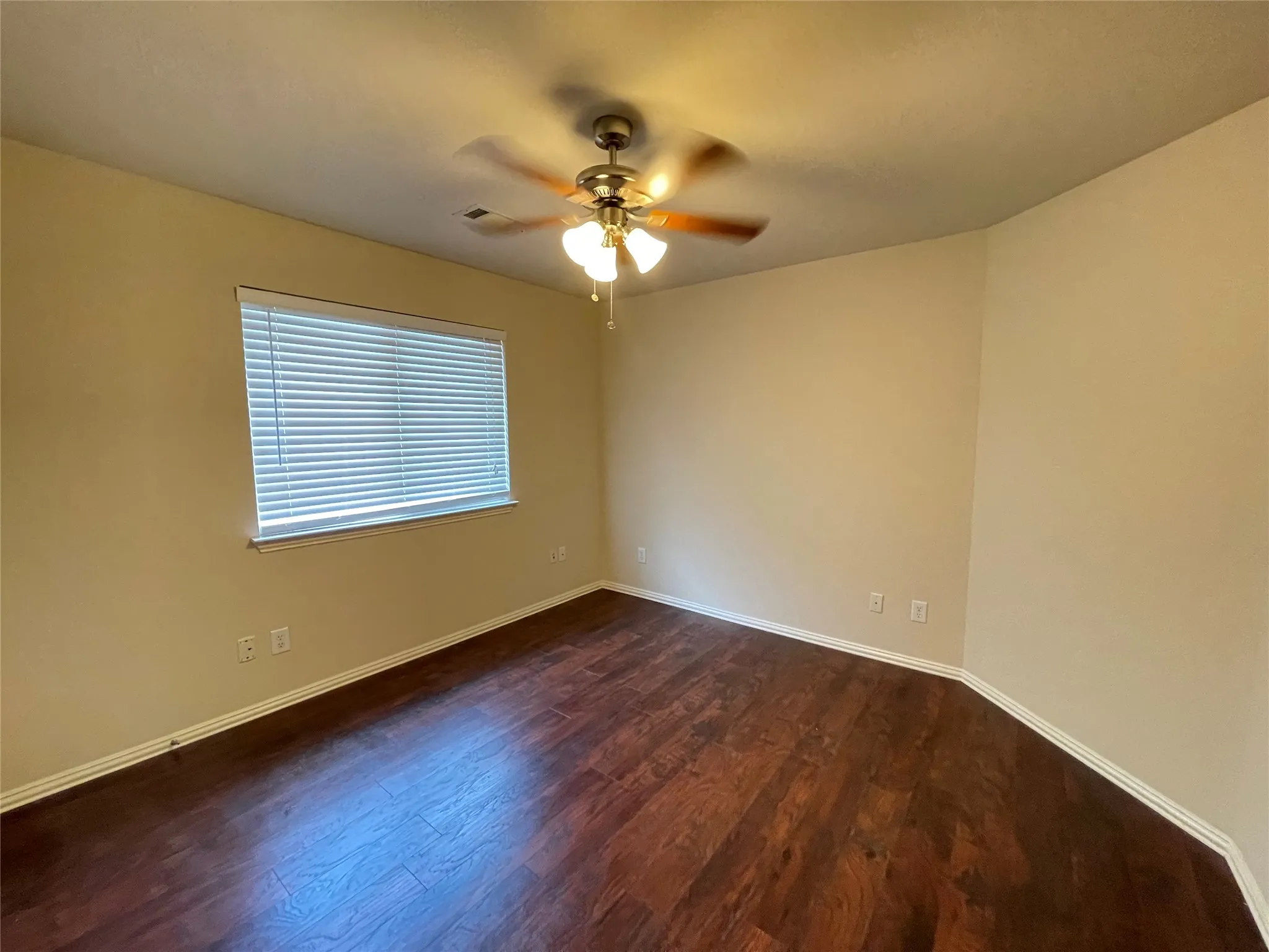 Single Family Residence For Rent in Tarrant County , 2865 Spotted Owl Drive, Fort Worth, Texas 76244, 3 Bedroom, 2 Bathroom, 2 Garage spaces, 2,156 Sqft, built in 2004, mls#21400972, Real Estate Agent in Fort Worth, Homes For Rent in Tarrant county, Homes For Rent in Fort Worth, Realtor in Fort Worth Texas, Real Estate Brokerage Independent Realty Texas, Luminita Cordes Realtor
