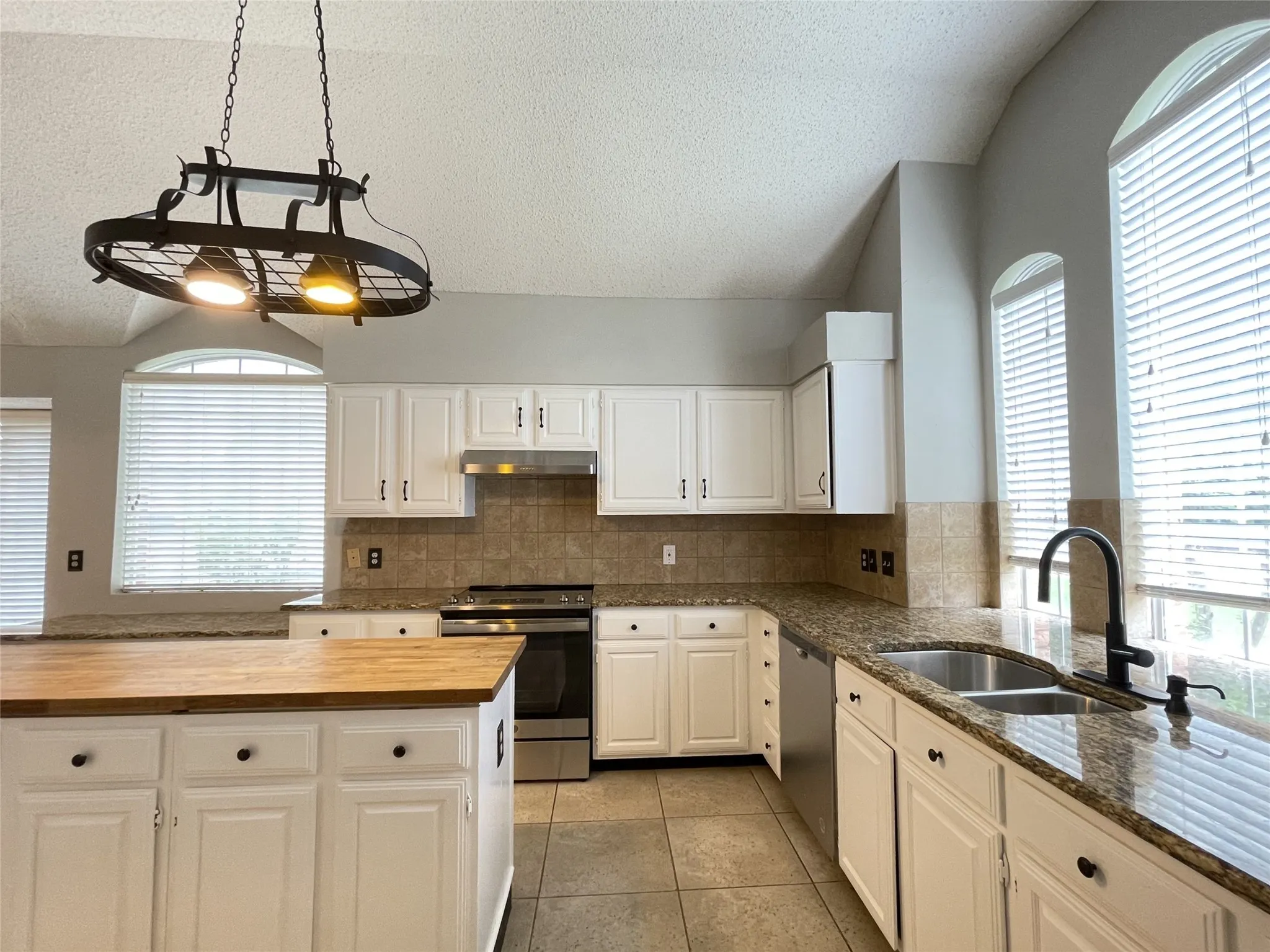 Single Family Residence For Rent in Collin County , 3616 Worthington Way, Plano, Texas 75023, 4 Bedroom, 2 Bathroom, 2 Garage spaces, 2,281 Sqft, built in 1986, mls#21399835, Real Estate Agent in Plano, Homes For Rent in Collin county, Homes For Rent in Plano, Realtor in Plano Texas, Real Estate Brokerage Independent Realty Texas, Luminita Cordes Realtor