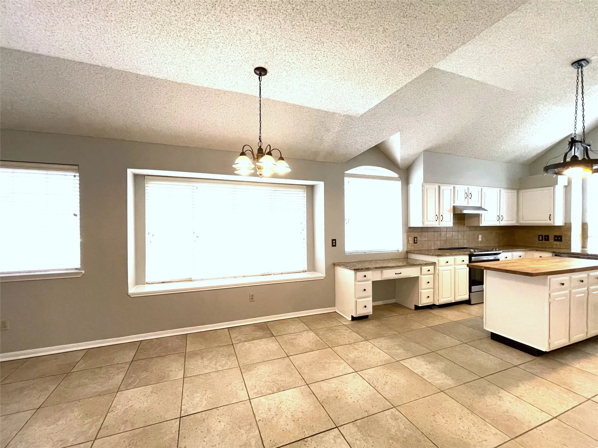 Single Family Residence For Rent in Collin County , 3616 Worthington Way, Plano, Texas 75023, 4 Bedroom, 2 Bathroom, 2 Garage spaces, 2,281 Sqft, built in 1986, mls#21399835, Real Estate Agent in Plano, Homes For Rent in Collin county, Homes For Rent in Plano, Realtor in Plano Texas, Real Estate Brokerage Independent Realty Texas, Luminita Cordes Realtor