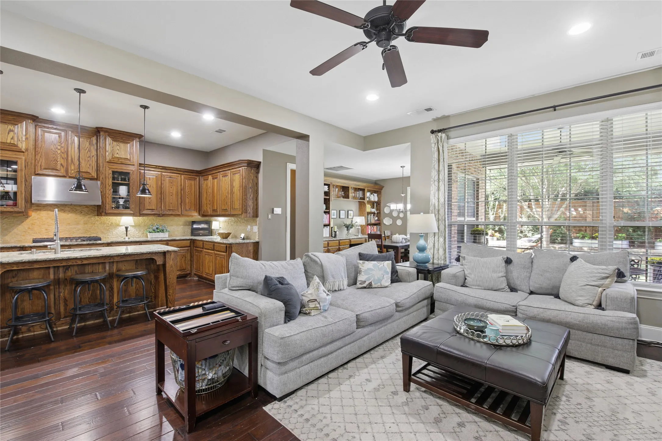 Single Family Residence For Sale in Denton County , 8501 Bayberry Avenue, Lantana, Texas 76226, 4 Bedroom, 5 Bathroom, 2 Garage spaces, 3,759 Sqft, built in 2008, mls#21400322, Real Estate Agent in Lantana, Homes For Sale in Denton county, Homes For Sale in Lantana, Realtor in Lantana Texas, Real Estate Brokerage Independent Realty Texas, Luminita Cordes Realtor