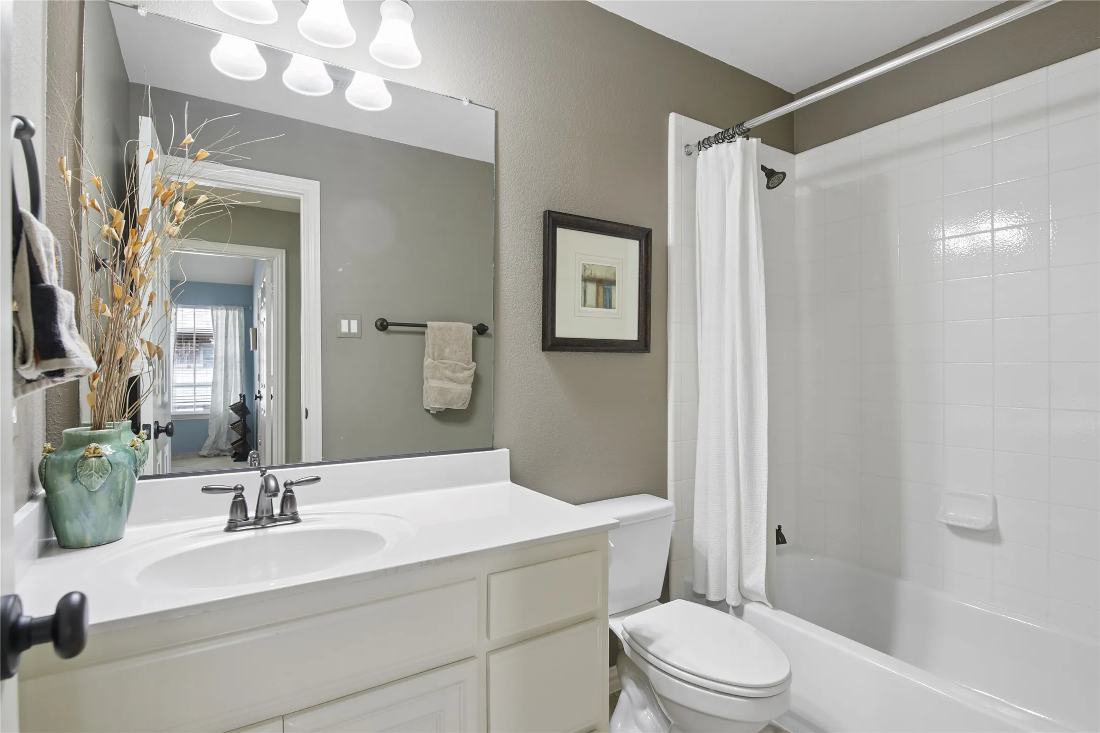 Single Family Residence For Sale in Denton County , 8501 Bayberry Avenue, Lantana, Texas 76226, 4 Bedroom, 5 Bathroom, 2 Garage spaces, 3,759 Sqft, built in 2008, mls#21400322, Real Estate Agent in Lantana, Homes For Sale in Denton county, Homes For Sale in Lantana, Realtor in Lantana Texas, Real Estate Brokerage Independent Realty Texas, Luminita Cordes Realtor