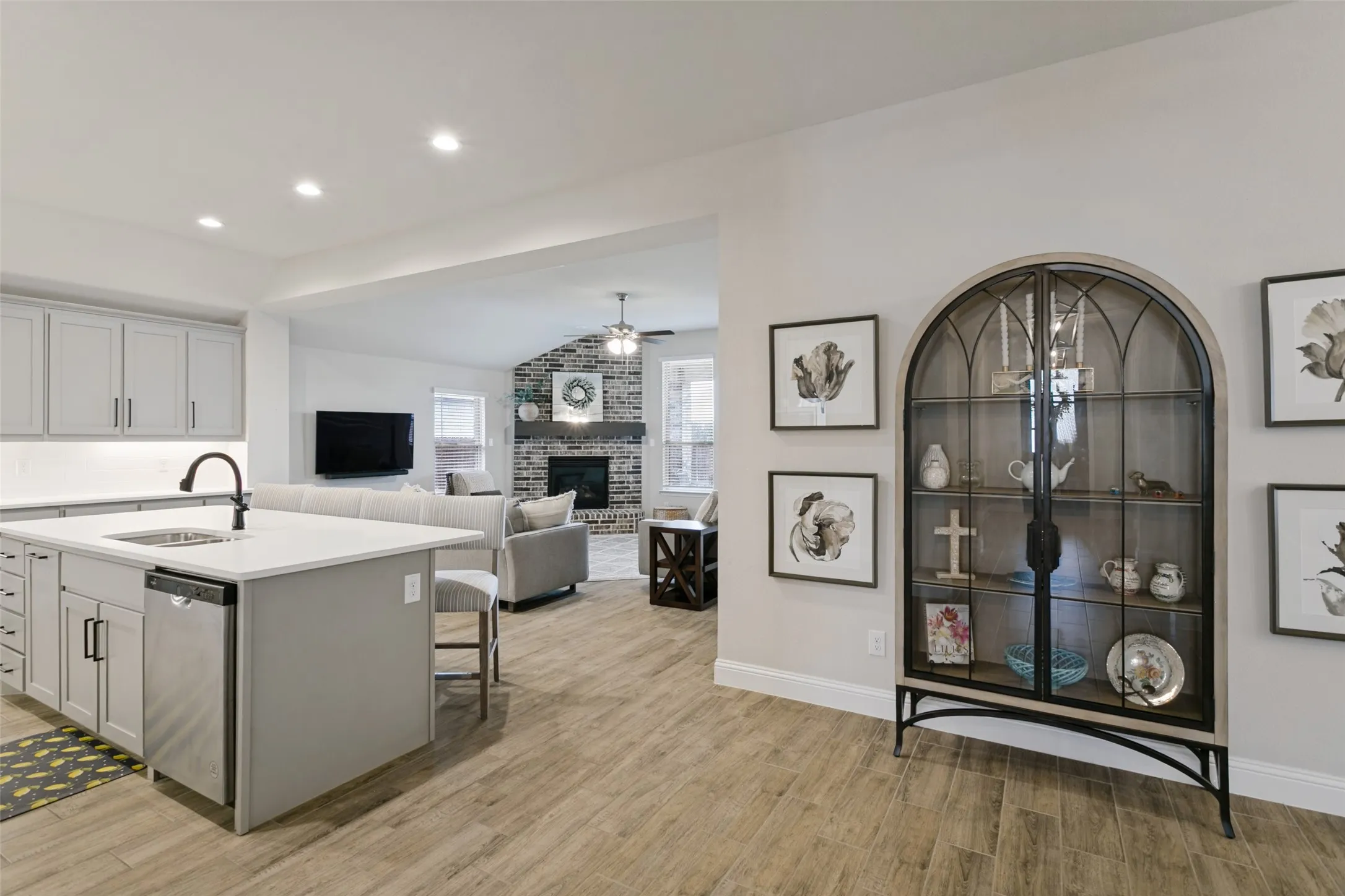 Single Family Residence For Sale in Tarrant County , 5924 Pine River Lane, Fort Worth, Texas 76179, 3 Bedroom, 2 Bathroom, 2 Garage spaces, 2,101 Sqft, built in 2023, mls#21400600, Real Estate Agent in Fort Worth, Homes For Sale in Tarrant county, Homes For Sale in Fort Worth, Realtor in Fort Worth Texas, Real Estate Brokerage Independent Realty Texas, Luminita Cordes Realtor