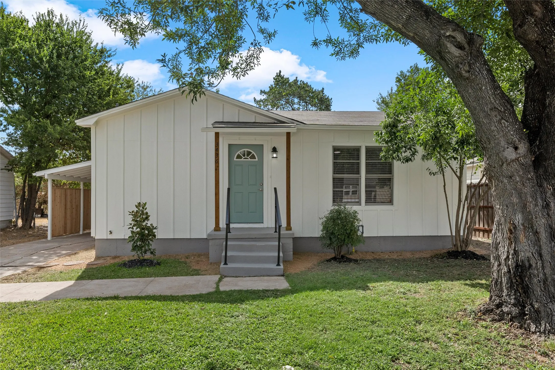 Single Family Residence For Sale in Mc Lennan County , 3436 Daughtrey Avenue, Waco, Texas 76711, 3 Bedroom, 1 Bathroom, Garage spaces, 1,114 Sqft, built in 1955, mls#21400695, Real Estate Agent in Waco, Homes For Sale in Mc Lennan county, Homes For Sale in Waco, Realtor in Waco Texas, Real Estate Brokerage Independent Realty Texas, Luminita Cordes Realtor
