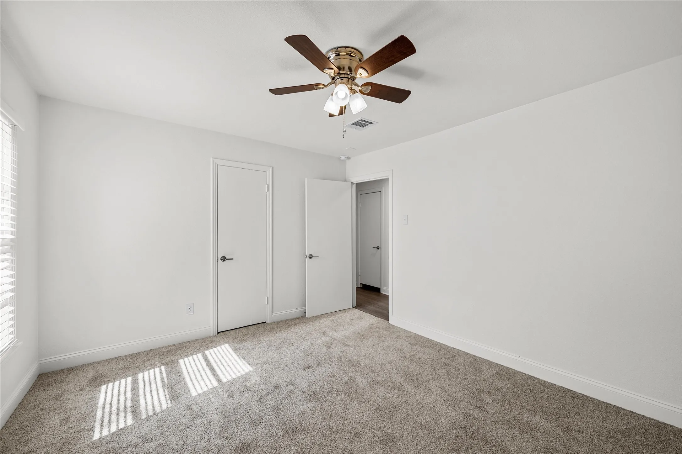 Single Family Residence For Sale in Mc Lennan County , 3436 Daughtrey Avenue, Waco, Texas 76711, 3 Bedroom, 1 Bathroom, Garage spaces, 1,114 Sqft, built in 1955, mls#21400695, Real Estate Agent in Waco, Homes For Sale in Mc Lennan county, Homes For Sale in Waco, Realtor in Waco Texas, Real Estate Brokerage Independent Realty Texas, Luminita Cordes Realtor