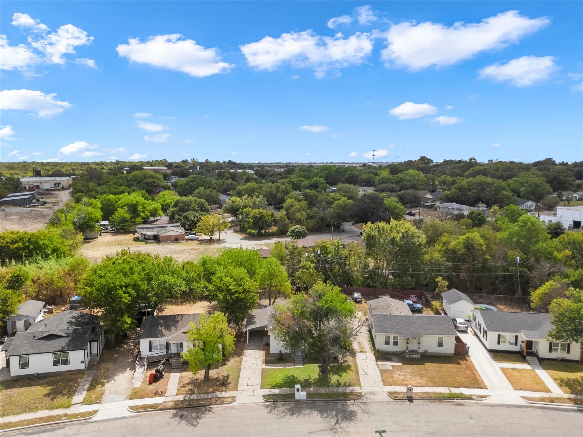 Single Family Residence For Sale in Mc Lennan County , 3436 Daughtrey Avenue, Waco, Texas 76711, 3 Bedroom, 1 Bathroom, Garage spaces, 1,114 Sqft, built in 1955, mls#21400695, Real Estate Agent in Waco, Homes For Sale in Mc Lennan county, Homes For Sale in Waco, Realtor in Waco Texas, Real Estate Brokerage Independent Realty Texas, Luminita Cordes Realtor