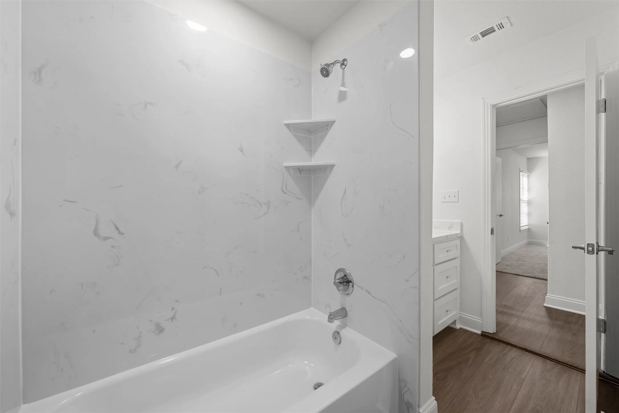 Single Family Residence For Sale in Mc Lennan County , 3436 Daughtrey Avenue, Waco, Texas 76711, 3 Bedroom, 1 Bathroom, Garage spaces, 1,114 Sqft, built in 1955, mls#21400695, Real Estate Agent in Waco, Homes For Sale in Mc Lennan county, Homes For Sale in Waco, Realtor in Waco Texas, Real Estate Brokerage Independent Realty Texas, Luminita Cordes Realtor