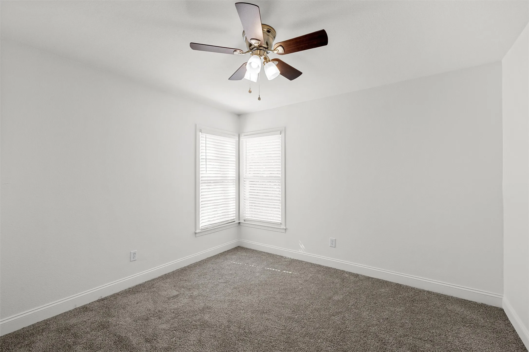 Single Family Residence For Sale in Mc Lennan County , 3436 Daughtrey Avenue, Waco, Texas 76711, 3 Bedroom, 1 Bathroom, Garage spaces, 1,114 Sqft, built in 1955, mls#21400695, Real Estate Agent in Waco, Homes For Sale in Mc Lennan county, Homes For Sale in Waco, Realtor in Waco Texas, Real Estate Brokerage Independent Realty Texas, Luminita Cordes Realtor