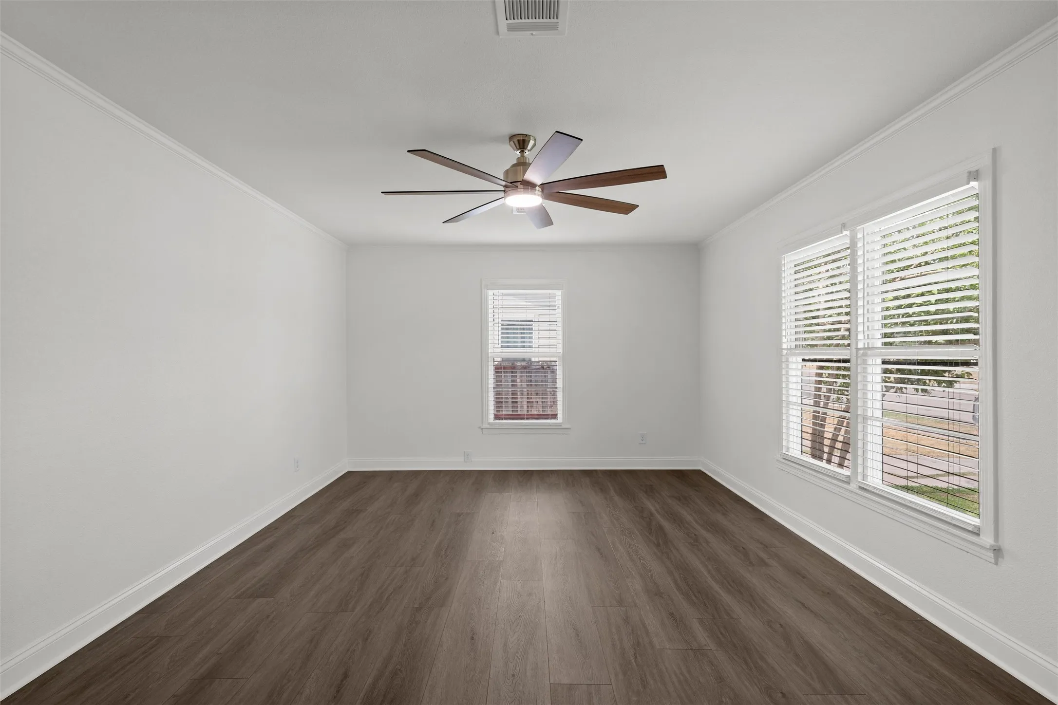 Single Family Residence For Sale in Mc Lennan County , 3436 Daughtrey Avenue, Waco, Texas 76711, 3 Bedroom, 1 Bathroom, Garage spaces, 1,114 Sqft, built in 1955, mls#21400695, Real Estate Agent in Waco, Homes For Sale in Mc Lennan county, Homes For Sale in Waco, Realtor in Waco Texas, Real Estate Brokerage Independent Realty Texas, Luminita Cordes Realtor